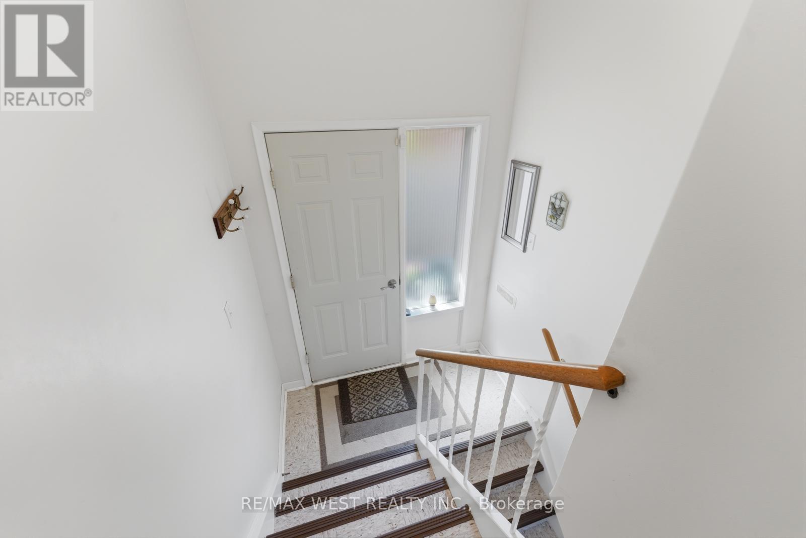 7066 Magic Court, Mississauga, Ontario  L4T 3A1 - Photo 21 - W13210434
