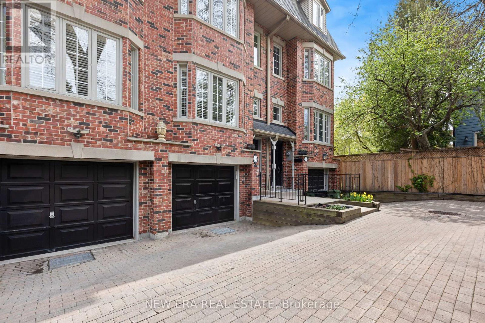 B - 35 Spruce Street, Toronto, Ontario  M5A 2H8 - Photo 2 - C13210892