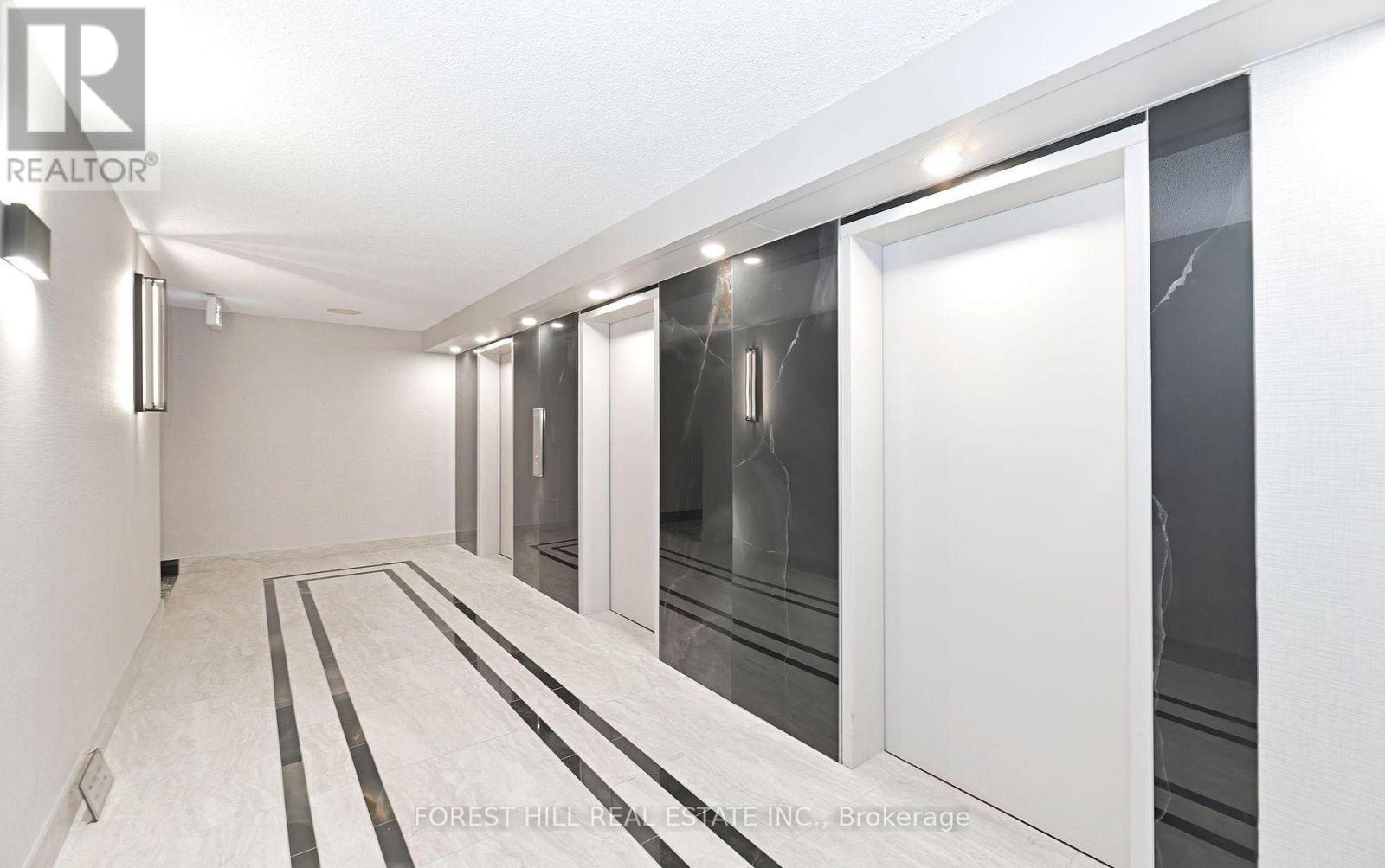 1205 - 3000 Bathurst Street, Toronto, Ontario  M6B 3B4 - Photo 2 - C13210940