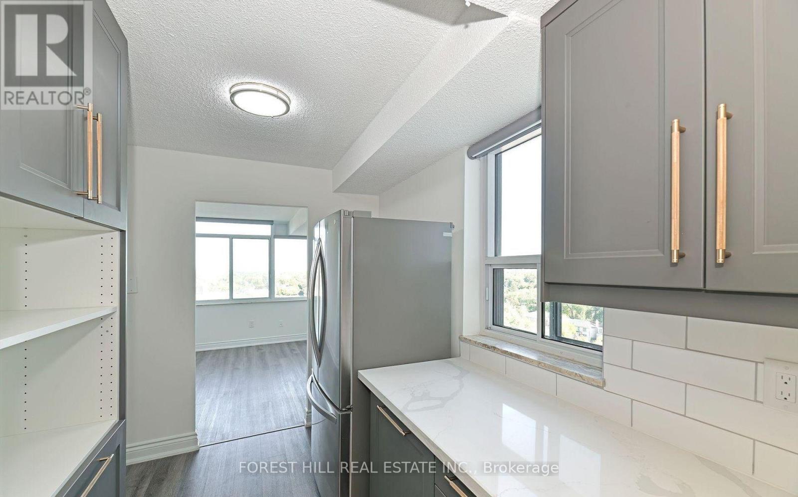 1205 - 3000 Bathurst Street, Toronto, Ontario  M6B 3B4 - Photo 3 - C13210940