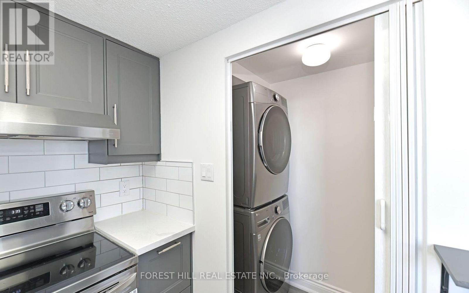 1205 - 3000 Bathurst Street, Toronto, Ontario  M6B 3B4 - Photo 5 - C13210940
