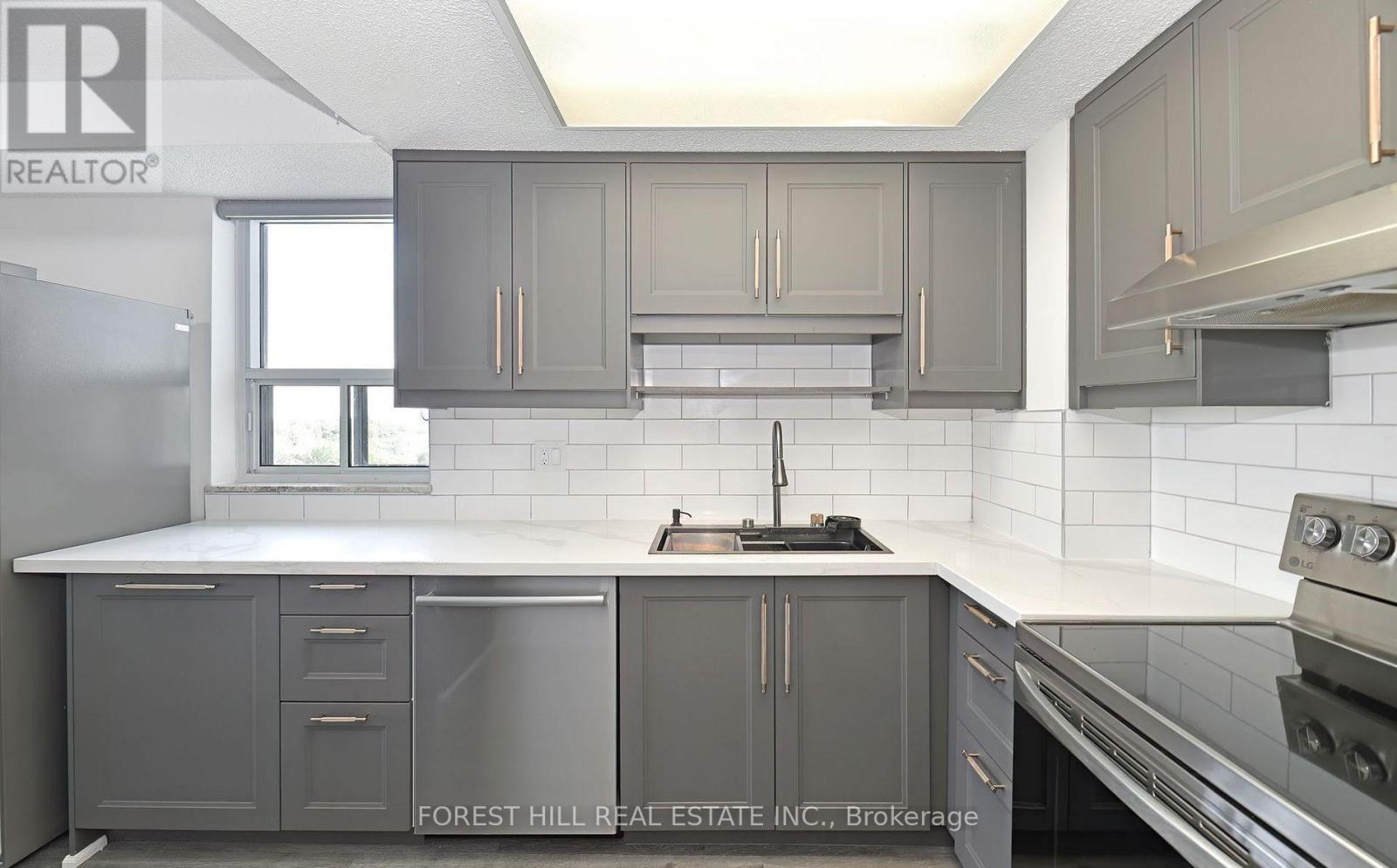 1205 - 3000 Bathurst Street, Toronto, Ontario  M6B 3B4 - Photo 7 - C13210940