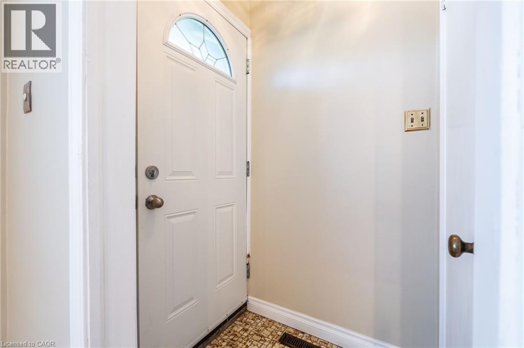 699 Rymal Road W, Hamilton, Ontario  L4B 2N9 - Photo 9 - 40834597