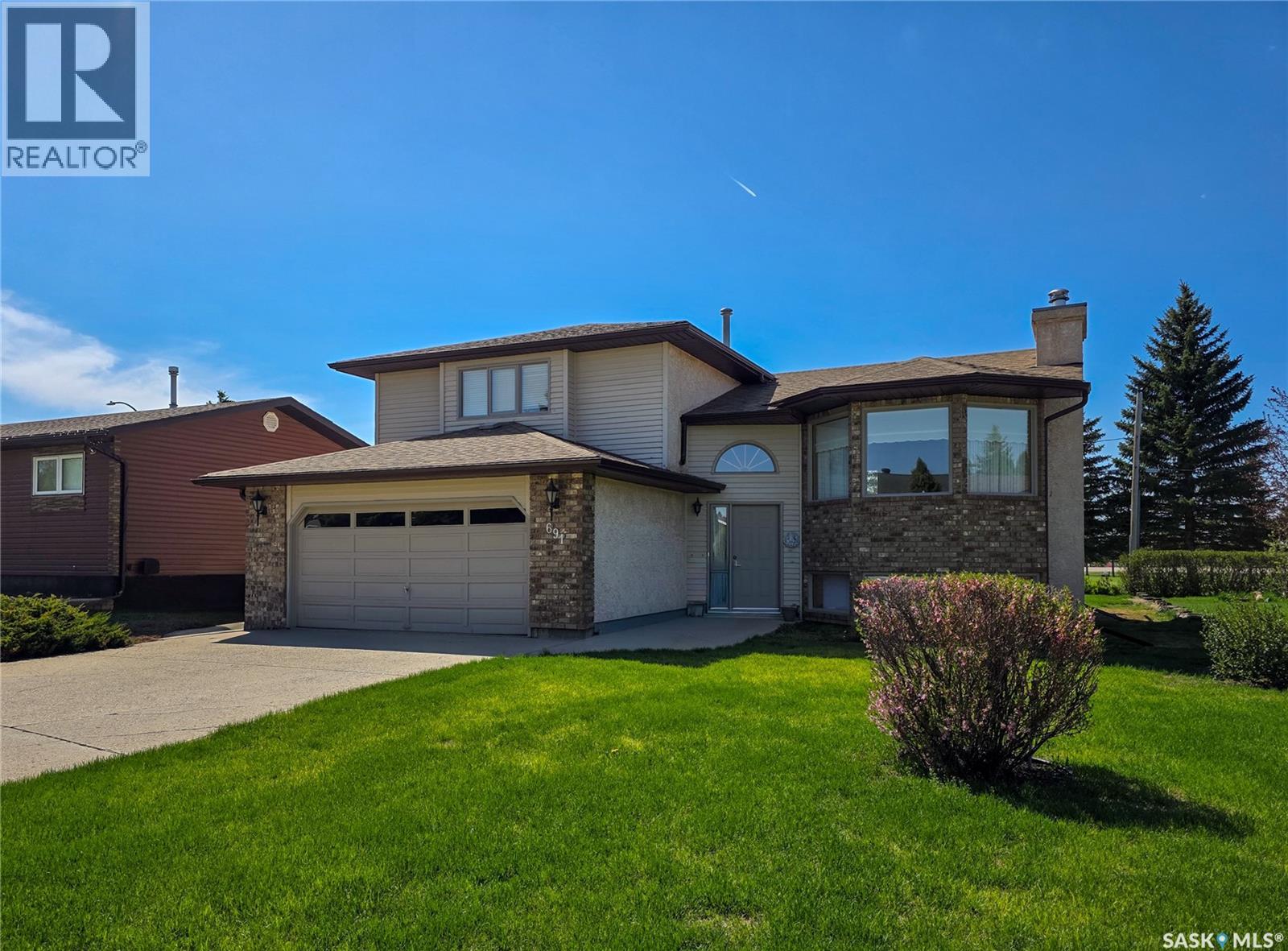 691 10th Avenue W, Melville, Saskatchewan  S0A 2P0 - Photo 1 - SK037455