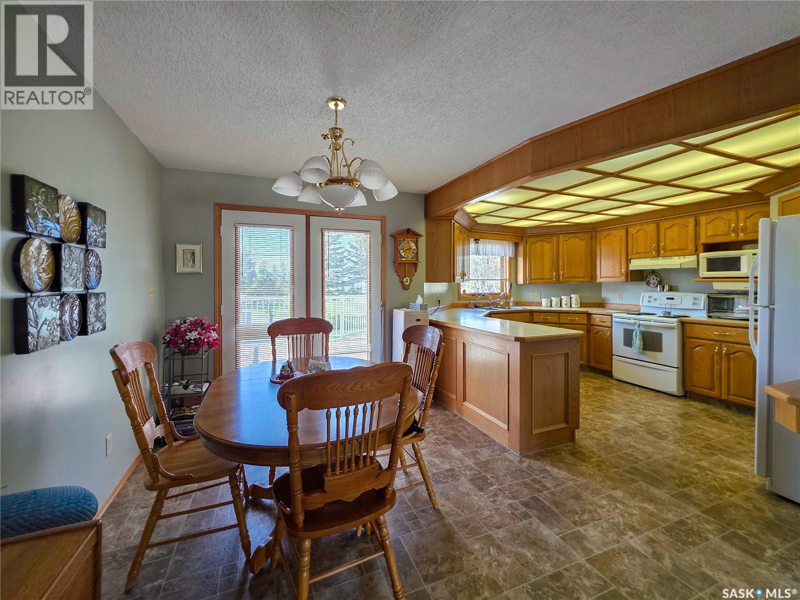 691 10th Avenue W, Melville, Saskatchewan  S0A 2P0 - Photo 20 - SK037455