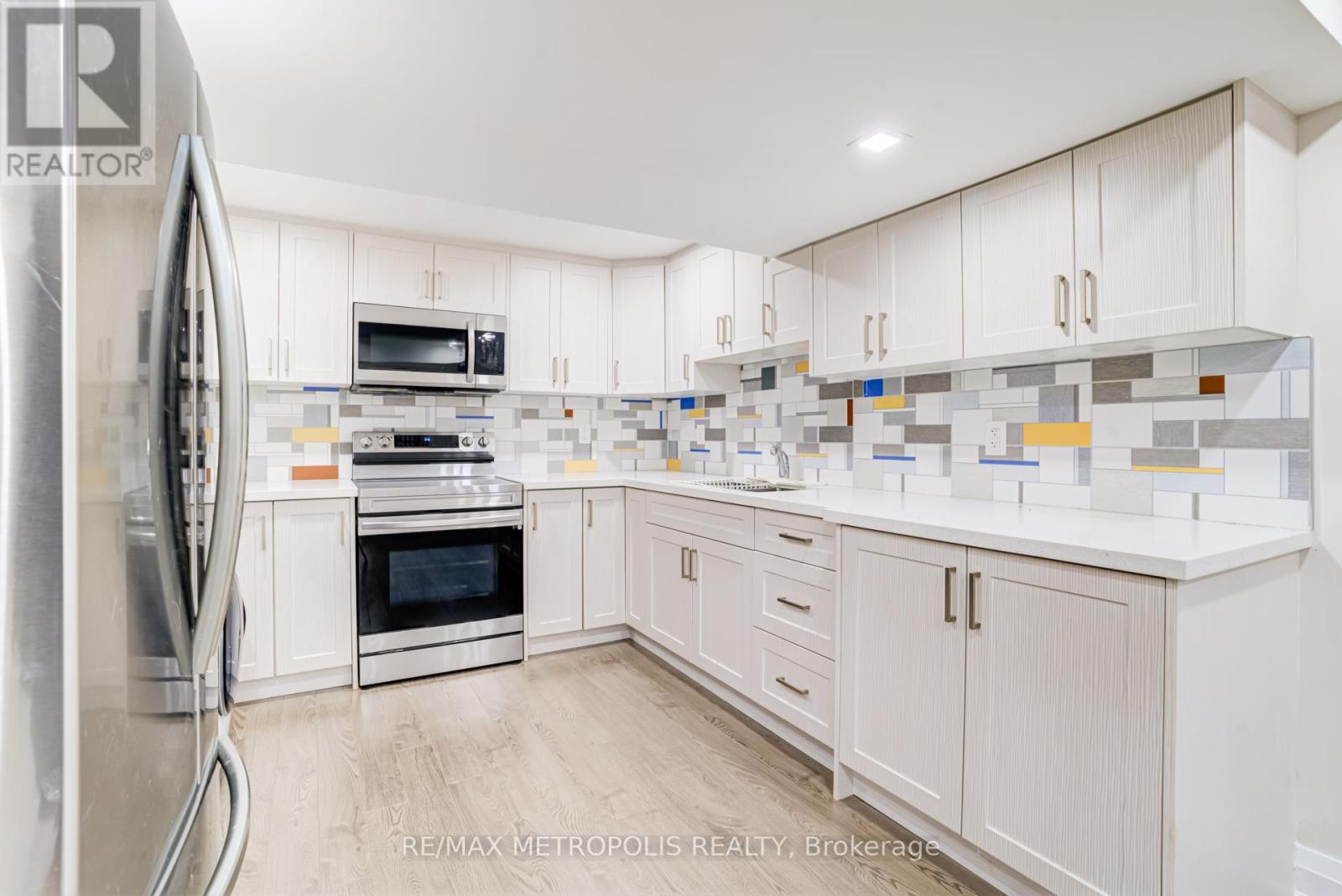 Bsmt - 33 Tweedie Crescent, Whitby, Ontario  L1P 1X4 - Photo 11 - E13210874
