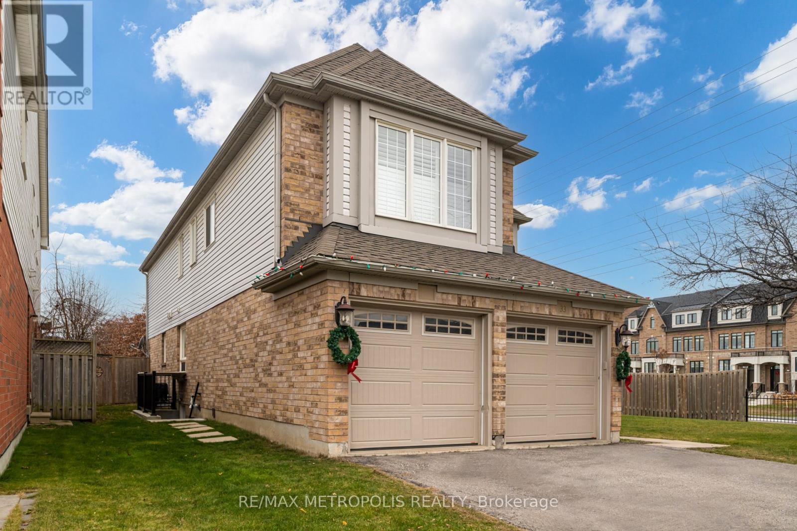 Bsmt - 33 Tweedie Crescent, Whitby, Ontario  L1P 1X4 - Photo 2 - E13210874