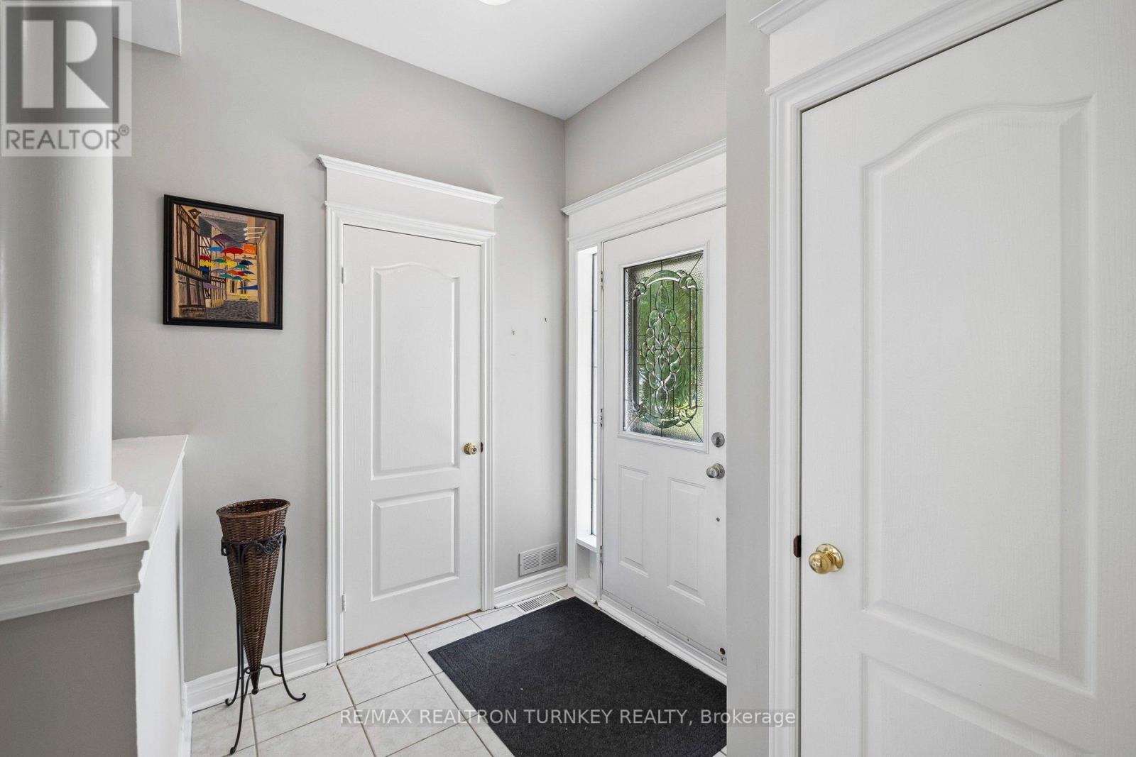 142 Denise Circle, Newmarket, Ontario  L3X 2K1 - Photo 7 - N13210912