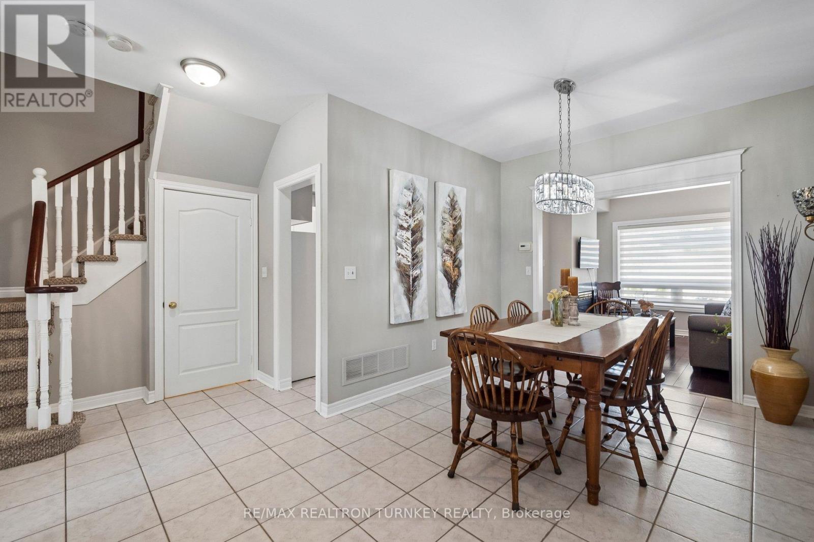 142 Denise Circle, Newmarket, Ontario  L3X 2K1 - Photo 9 - N13210912