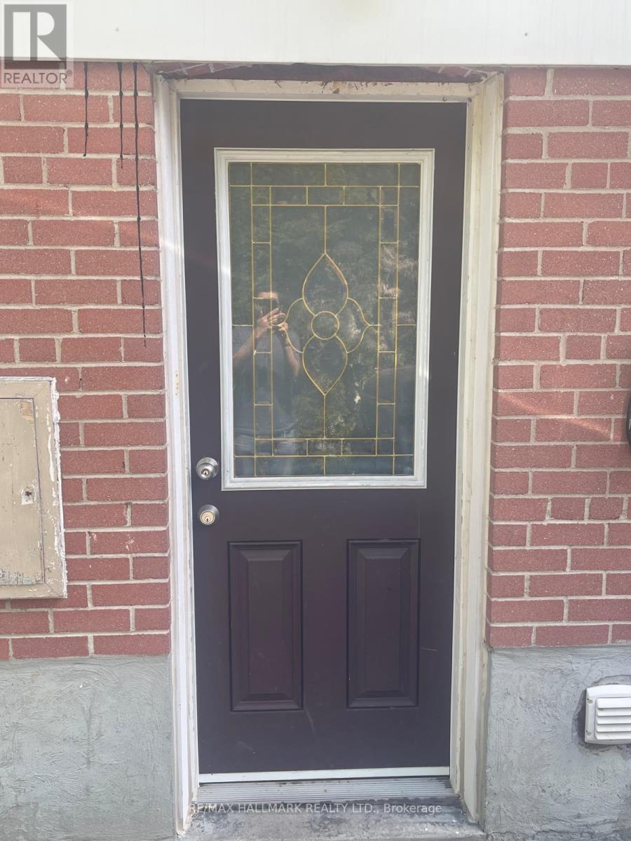 Lower - 61 Aurora Heights Drive, Aurora, Ontario  L4G 2W6 - Photo 2 - N13210954