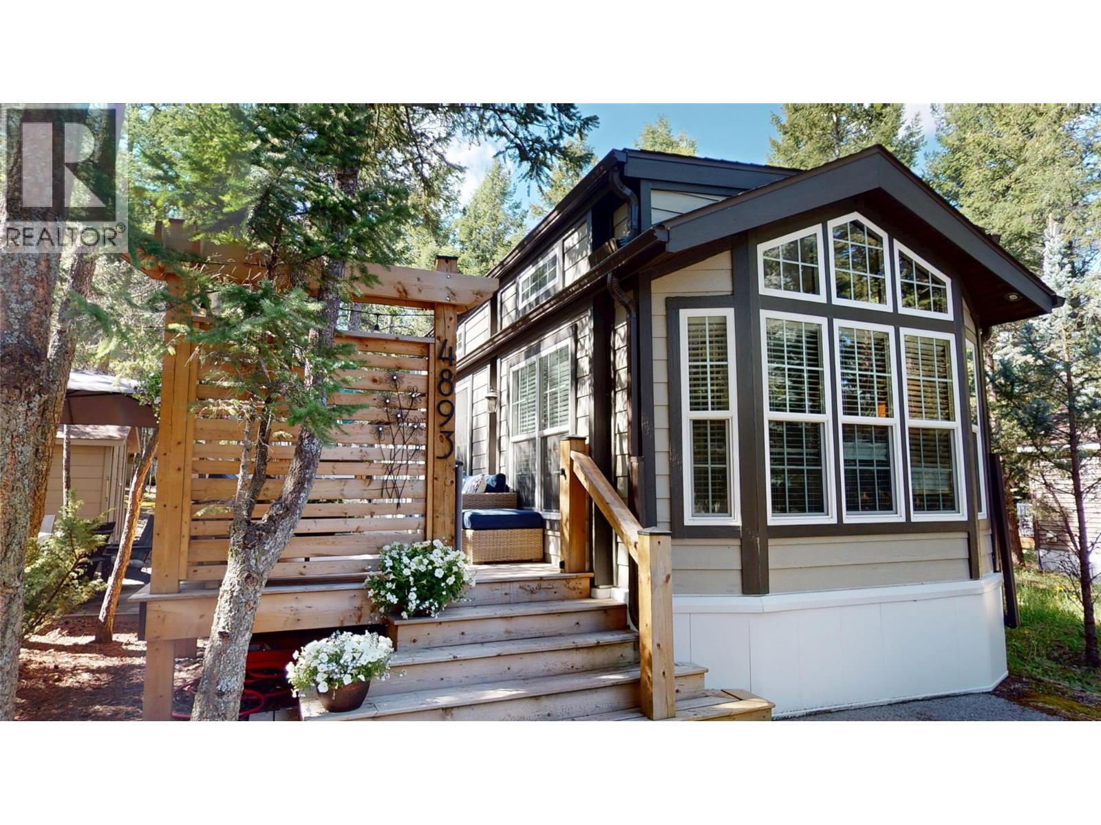 4893 Lynx Crescent, Radium Hot Springs, British Columbia  V0A 1M0 - Photo 2 - 10388844