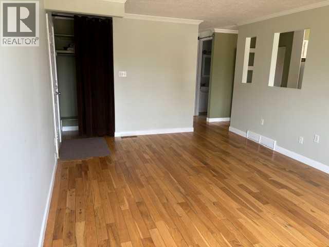 5934 41 Streetcrescent, Red Deer, Alberta  T4N 1B7 - Photo 6 - A2297336