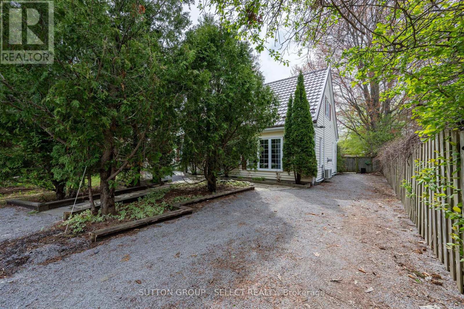 1129 Sunningdale Road E, London North, Ontario  N5X 4B1 - Photo 2 - X13211004