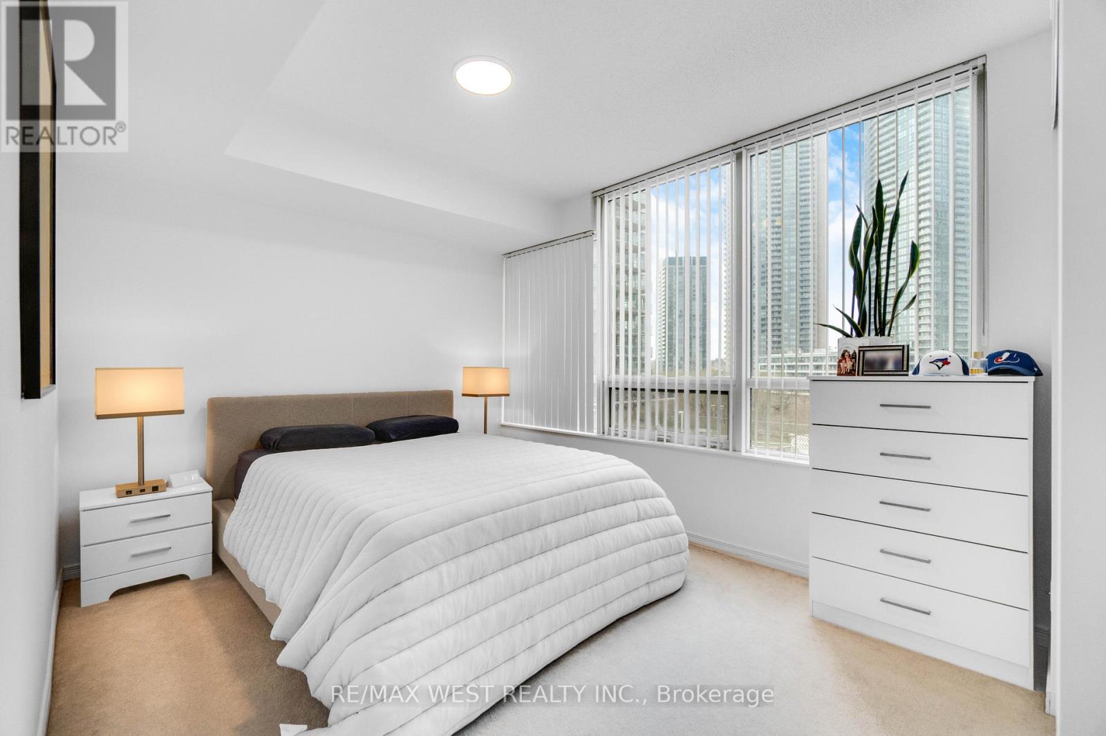 505 - 2240 Lake Shore Boulevard W, Toronto, Ontario  M8V 0B1 - Photo 4 - W13210810