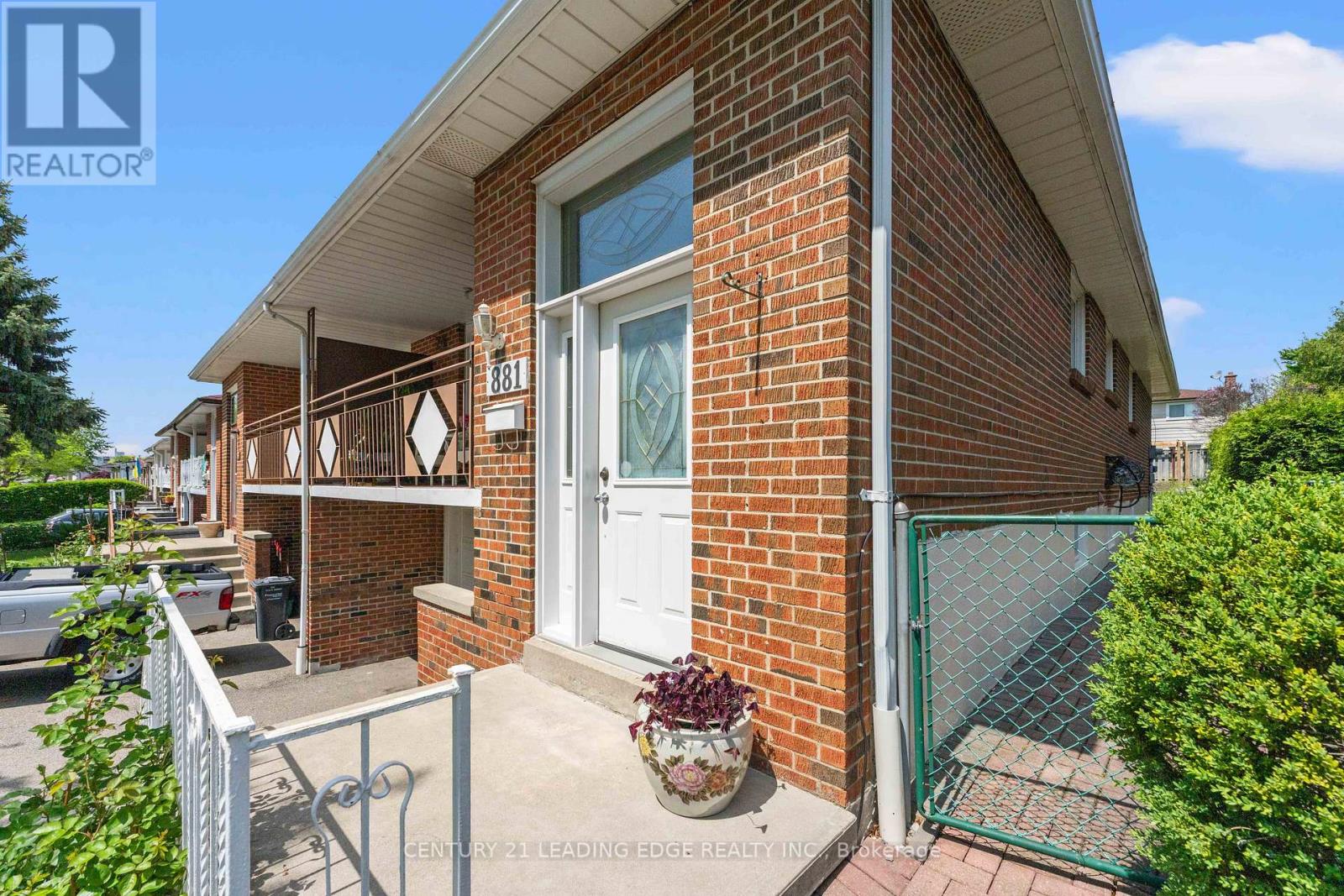 881 Blairholm Avenue, Mississauga, Ontario  L5C 1G5 - Photo 13 - W13210832