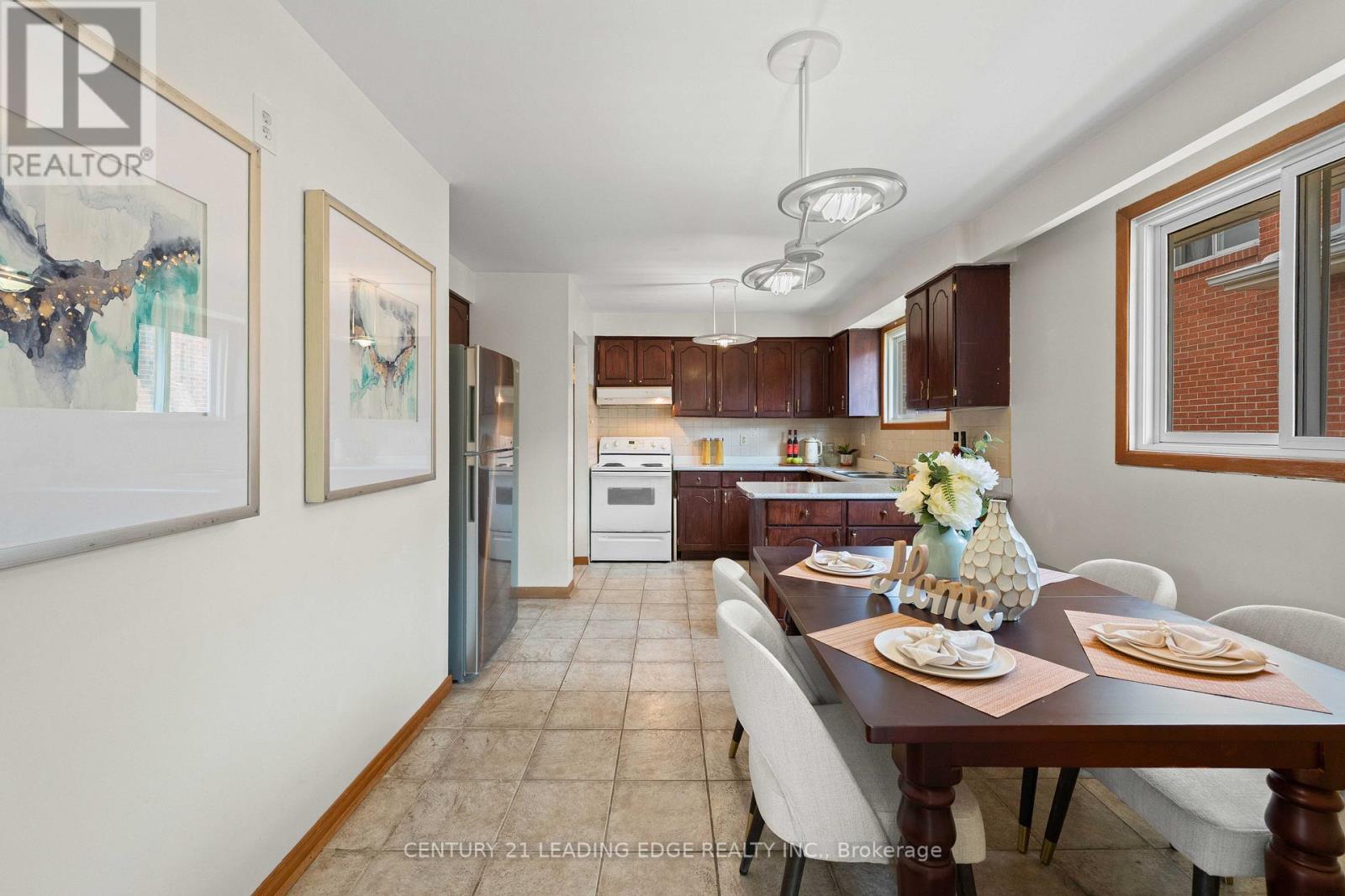 881 Blairholm Avenue, Mississauga, Ontario  L5C 1G5 - Photo 19 - W13210832