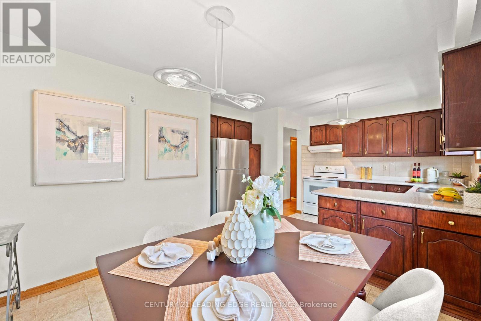 881 Blairholm Avenue, Mississauga, Ontario  L5C 1G5 - Photo 21 - W13210832