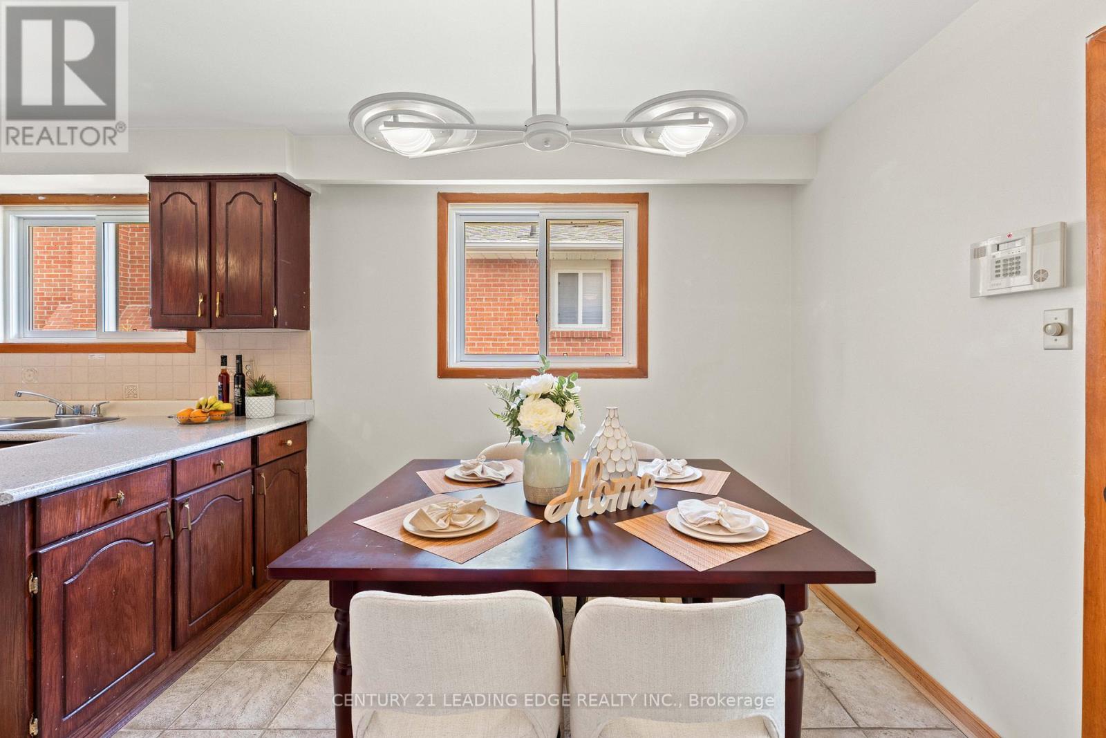 881 Blairholm Avenue, Mississauga, Ontario  L5C 1G5 - Photo 22 - W13210832