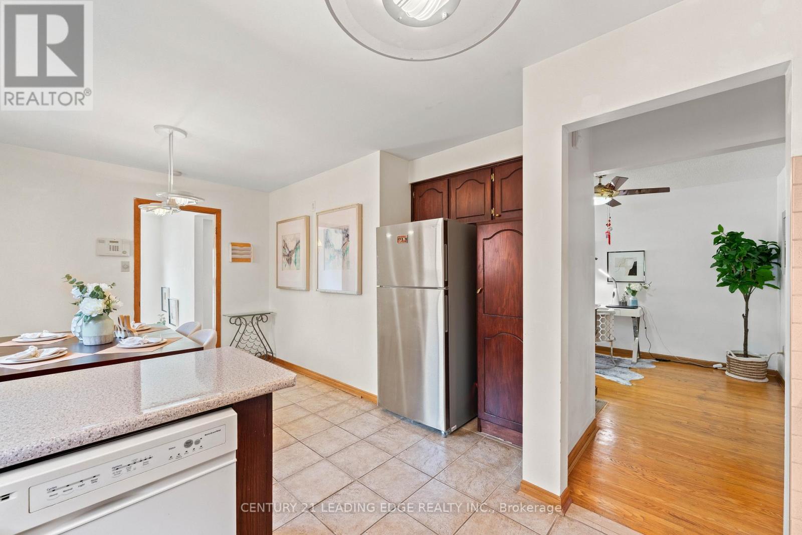 881 Blairholm Avenue, Mississauga, Ontario  L5C 1G5 - Photo 31 - W13210832