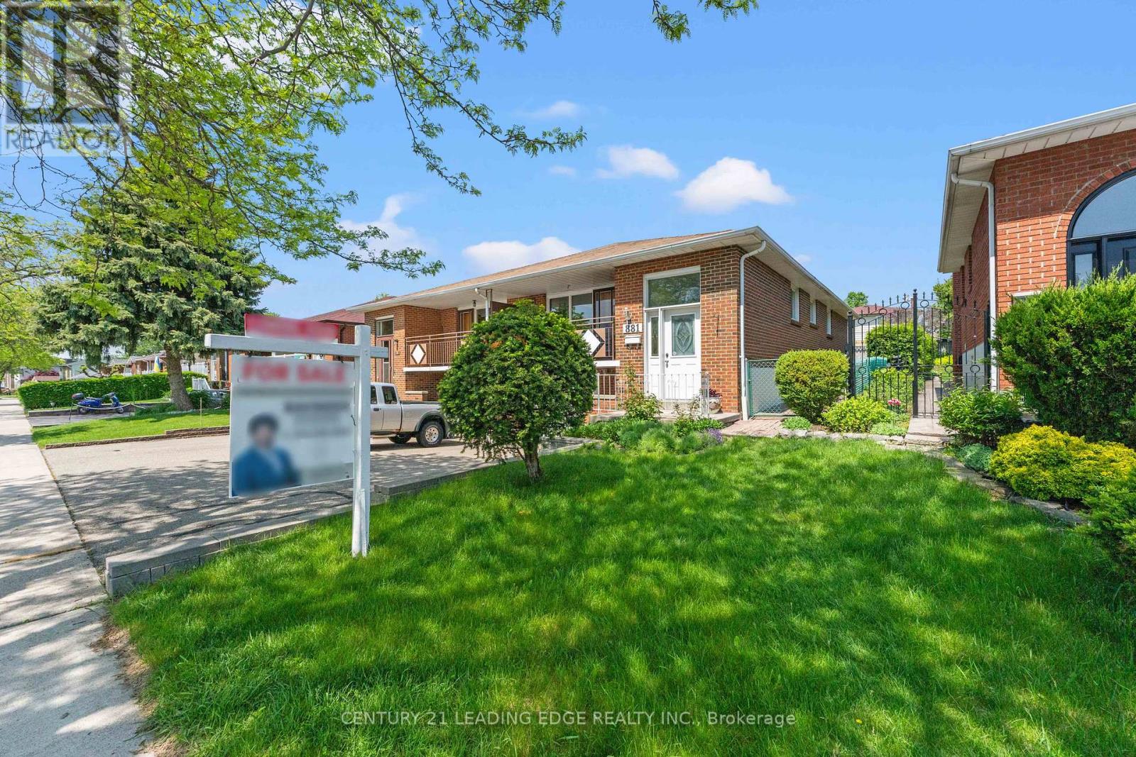881 Blairholm Avenue, Mississauga, Ontario  L5C 1G5 - Photo 6 - W13210832