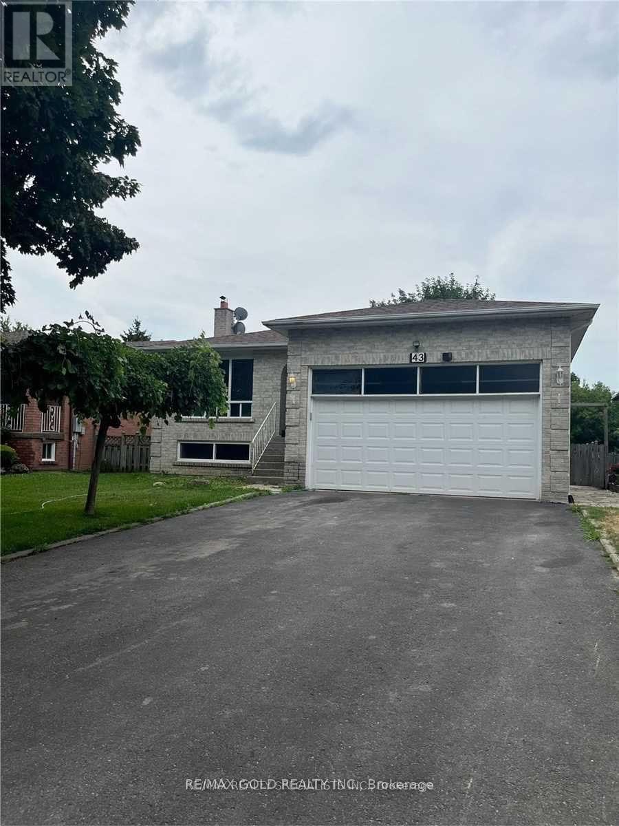 43 MOORE STREET, Brampton, Ontario