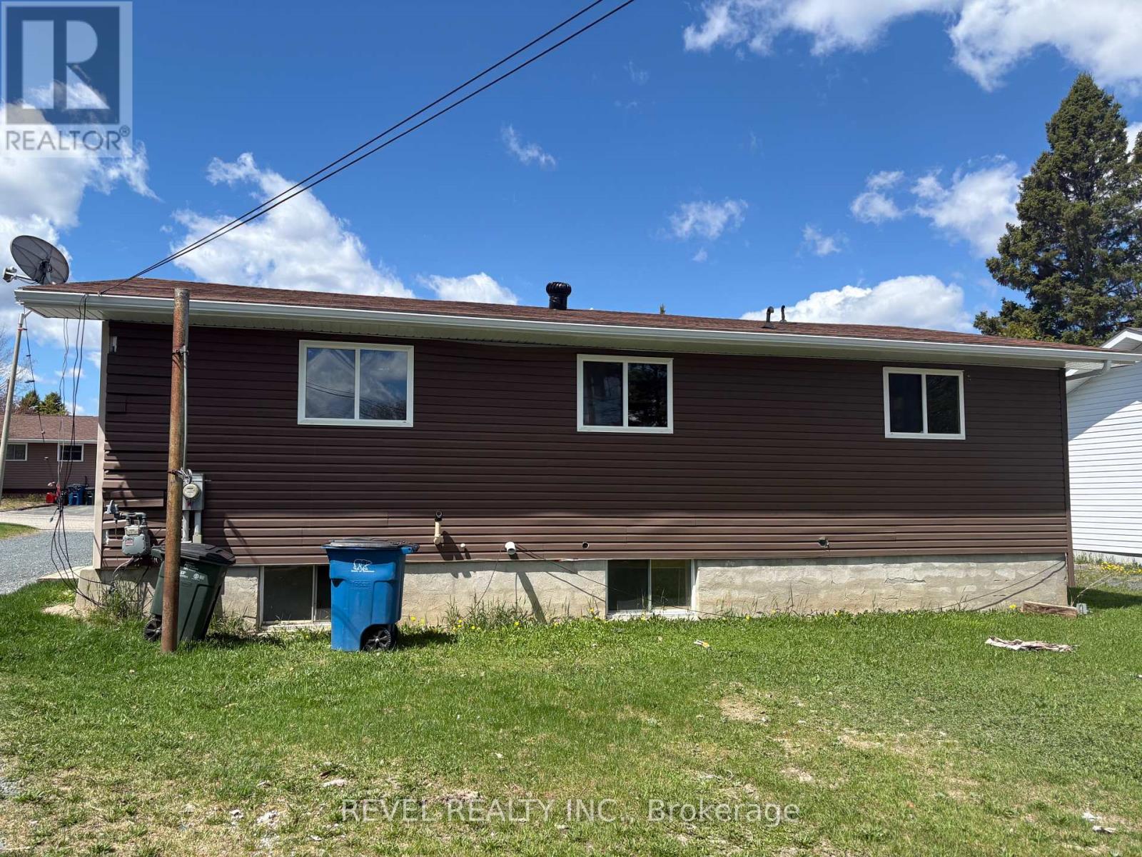 300 Fifteenth Avenue, Cochrane, Ontario  P0L 1C0 - Photo 3 - T13211106