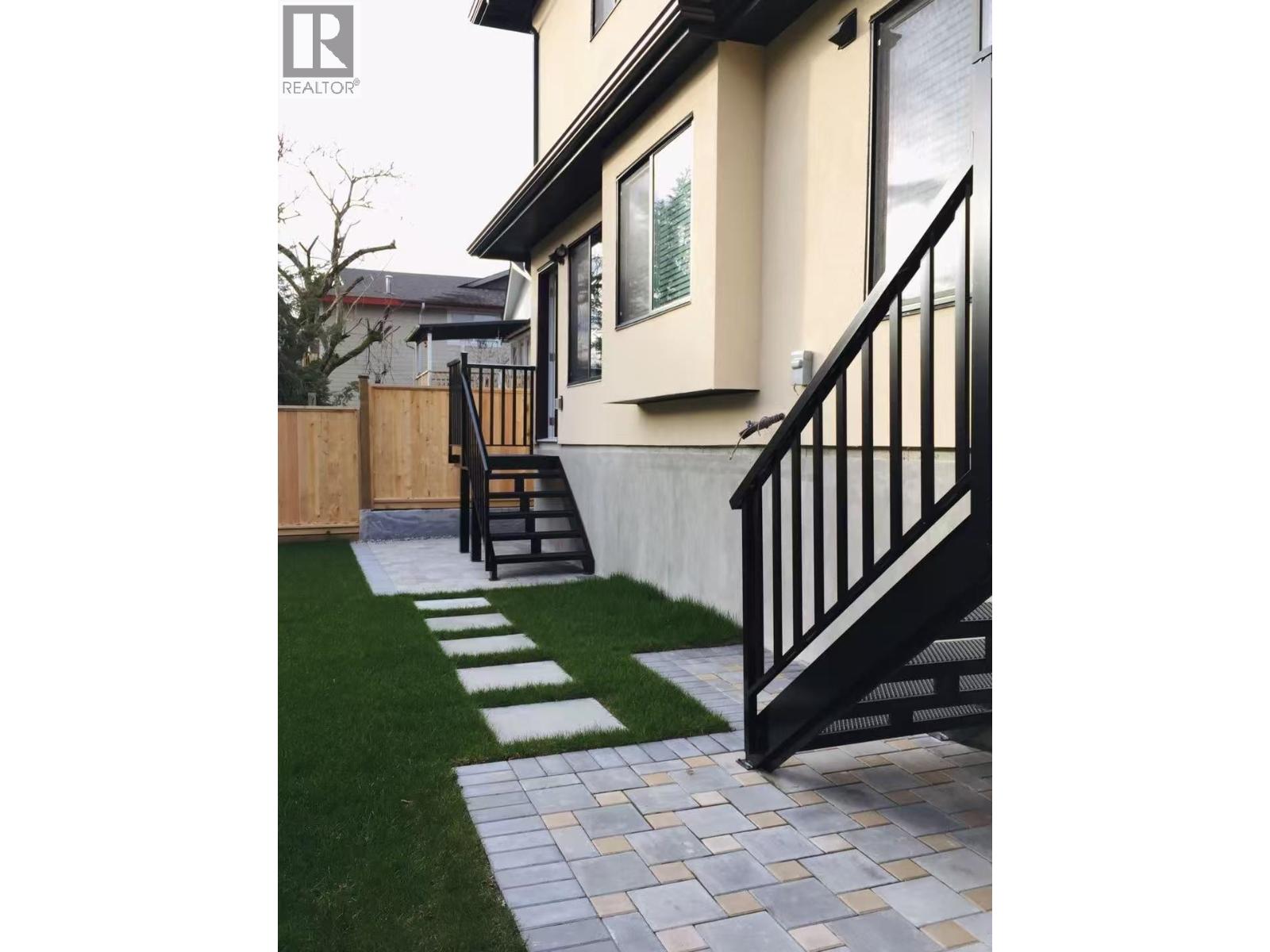 2822 Glen Drive, Coquitlam, British Columbia  V3B 0A4 - Photo 6 - R3129399