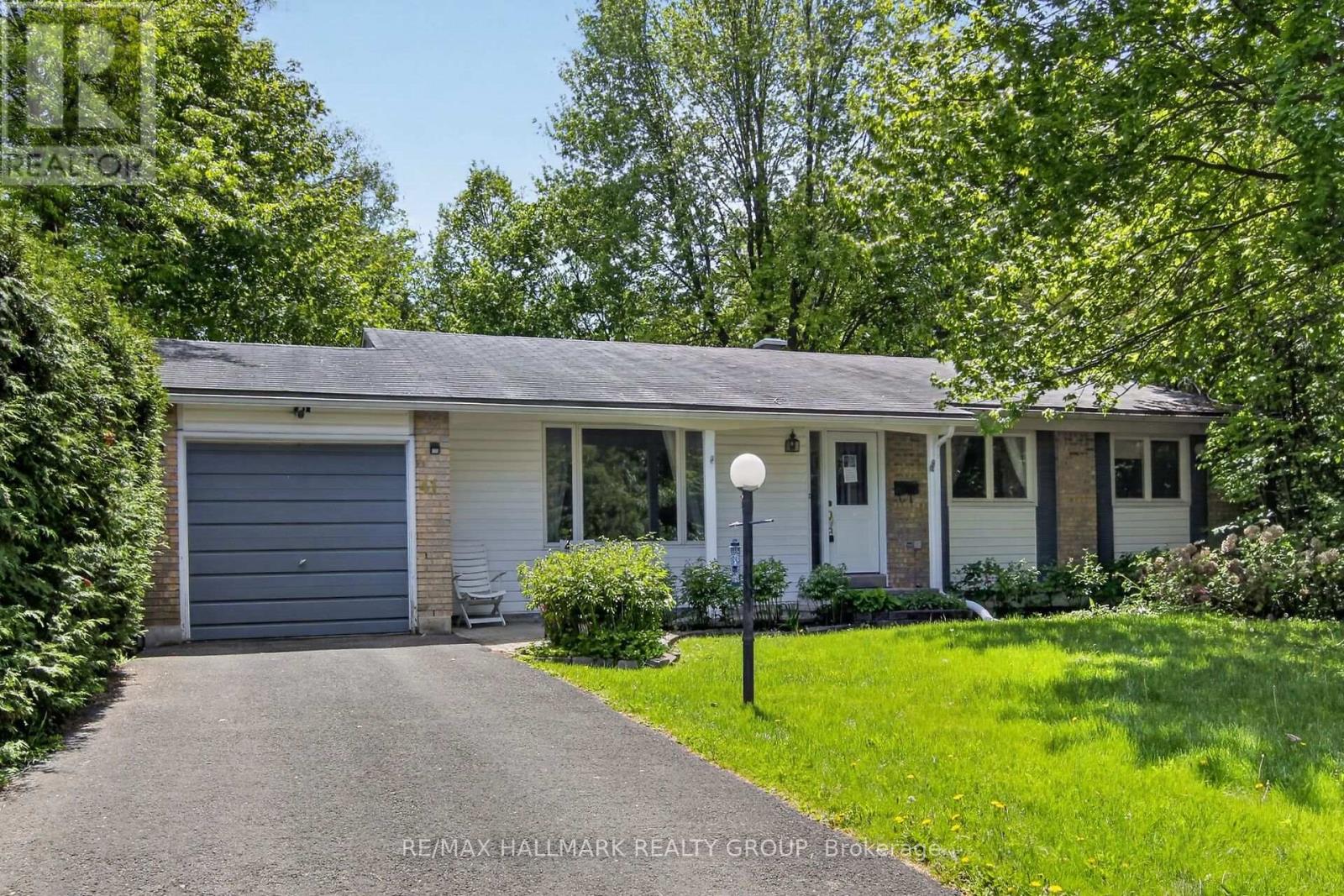 41 Parkmount Crescent, Ottawa, Ontario  K2H 5T3 - Photo 13 - X13211038