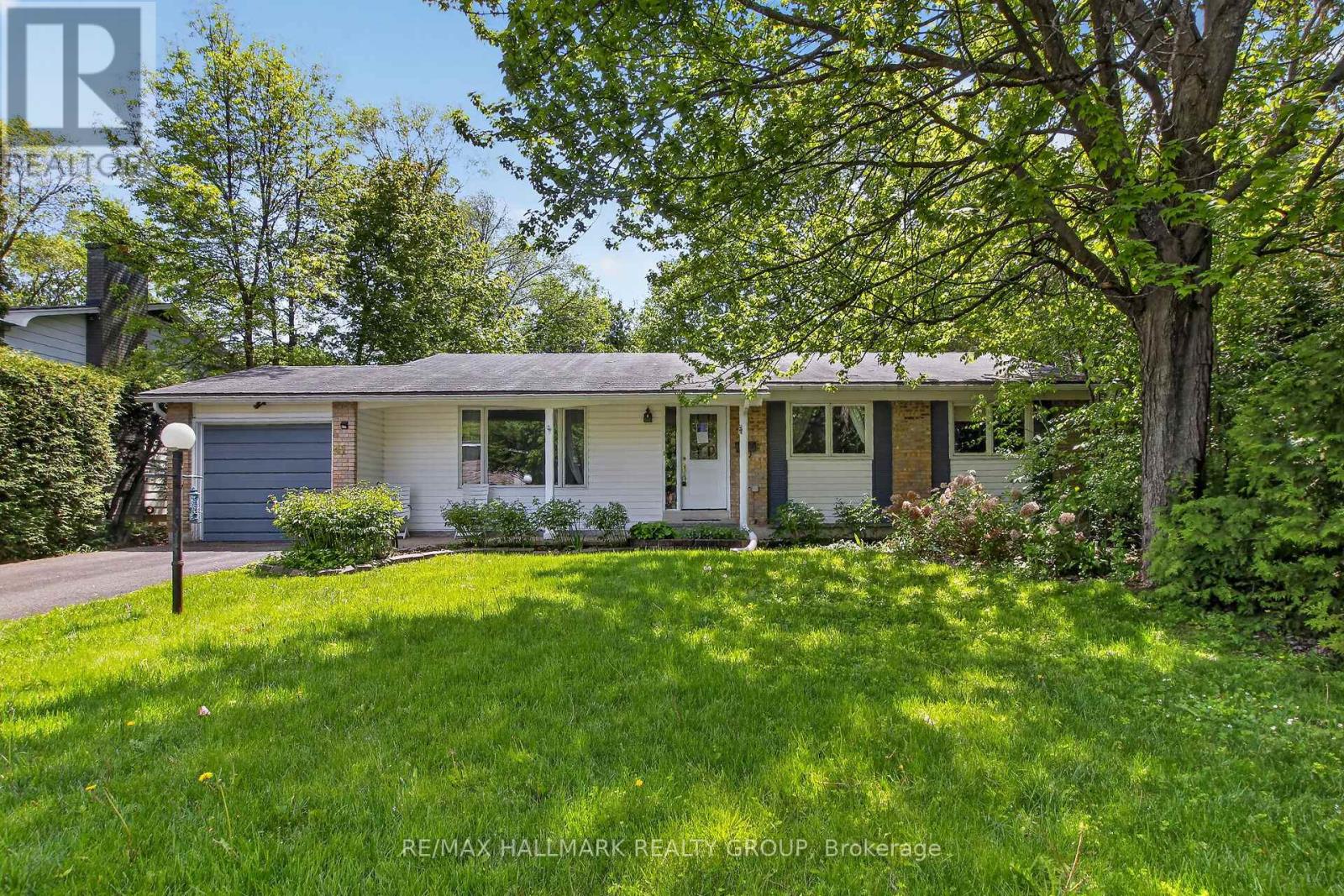 41 Parkmount Crescent, Ottawa, Ontario  K2H 5T3 - Photo 3 - X13211038