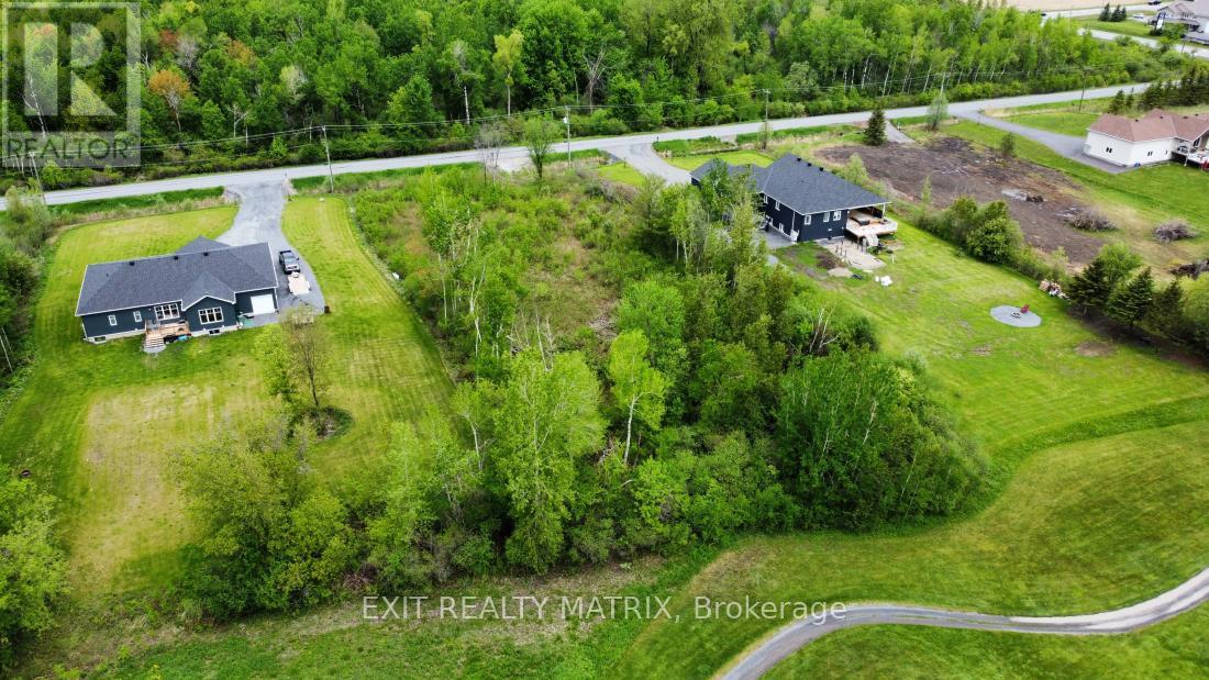 11980 Armstrong Road, North Dundas, Ontario K0C 1K0 - Photo 2 - X13211048