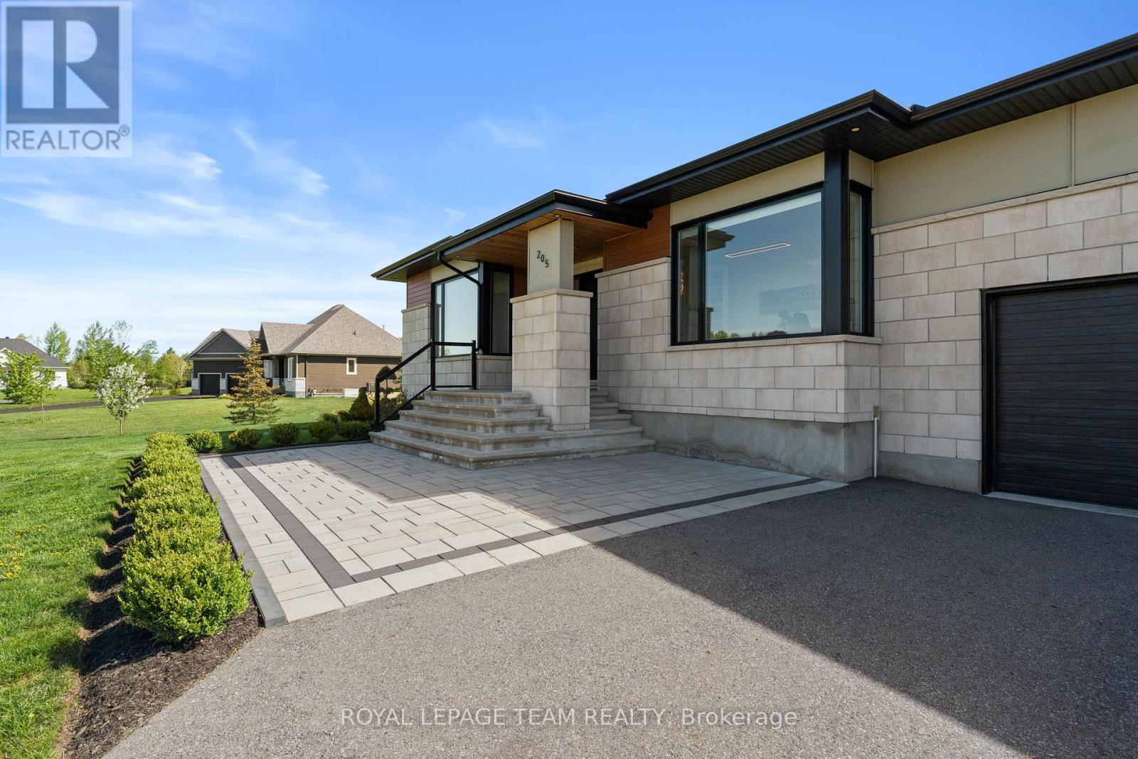 205 Summerview Terrace, Ottawa, Ontario  K4P 0E9 - Photo 2 - X13211118