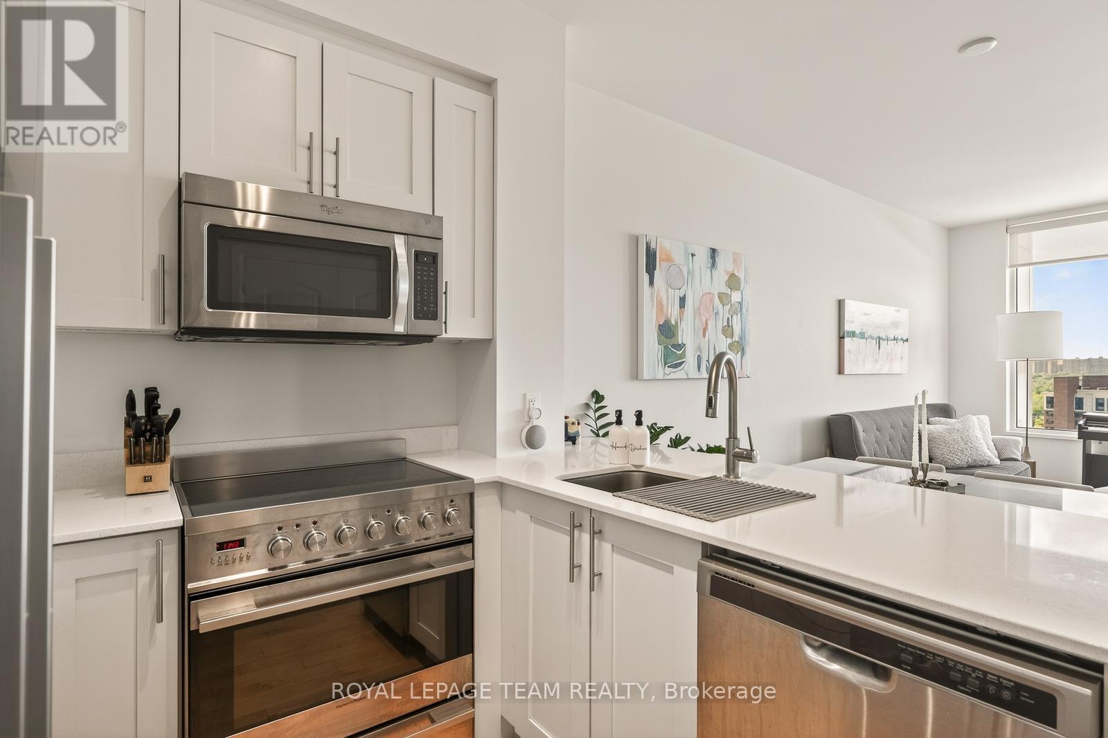 1504 - 1035 Bank Street, Ottawa, Ontario  K1S 5K3 - Photo 2 - X13211208
