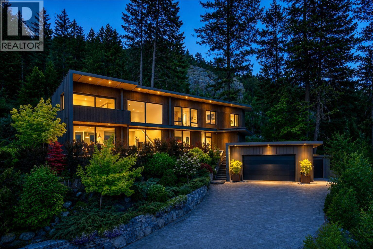 1704 SUGARLOAF PLACE, Pemberton, British Columbia