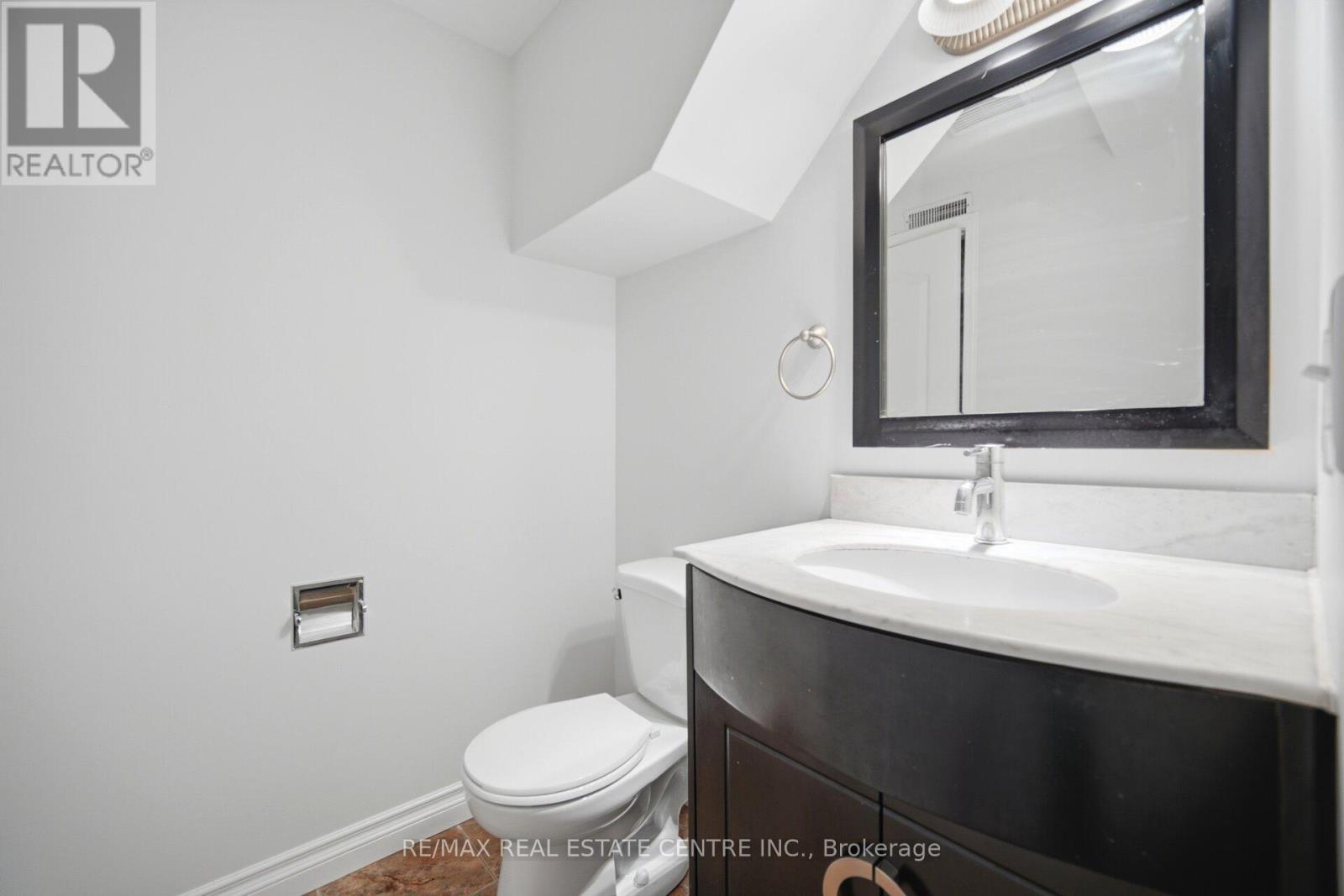 2349 Strawfield Court, Oakville, Ontario  L6H 6C2 - Photo 35 - W13210900