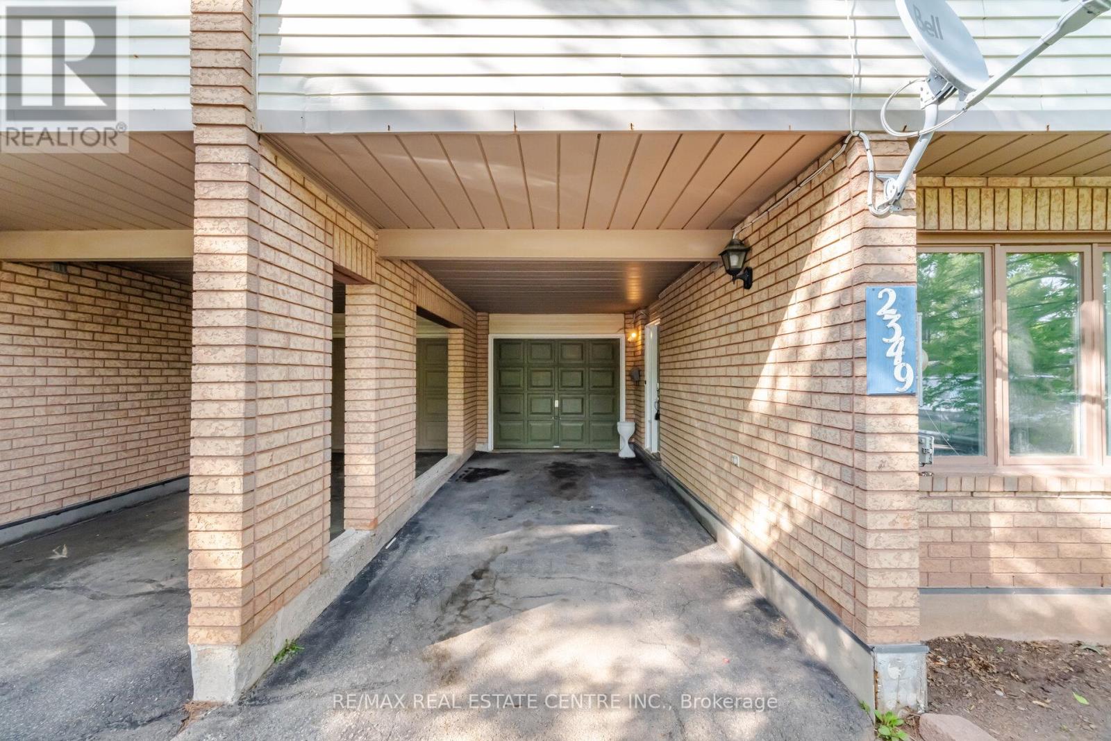 2349 Strawfield Court, Oakville, Ontario  L6H 6C2 - Photo 5 - W13210900