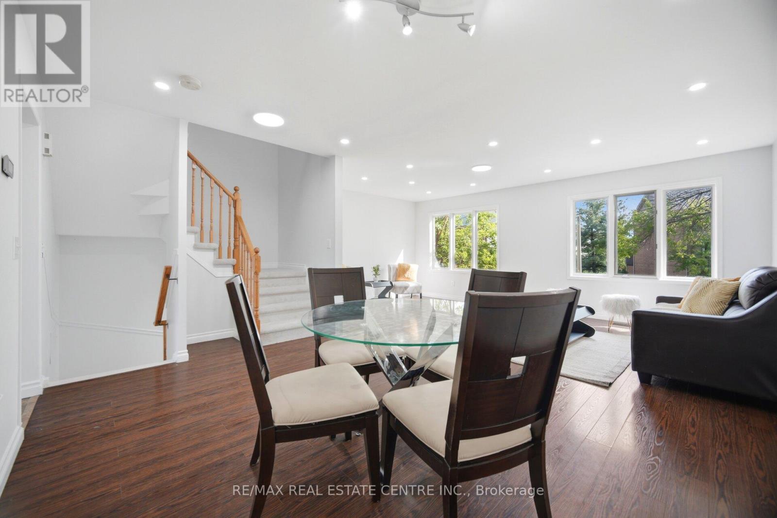 2349 Strawfield Court, Oakville, Ontario  L6H 6C2 - Photo 10 - W13210900