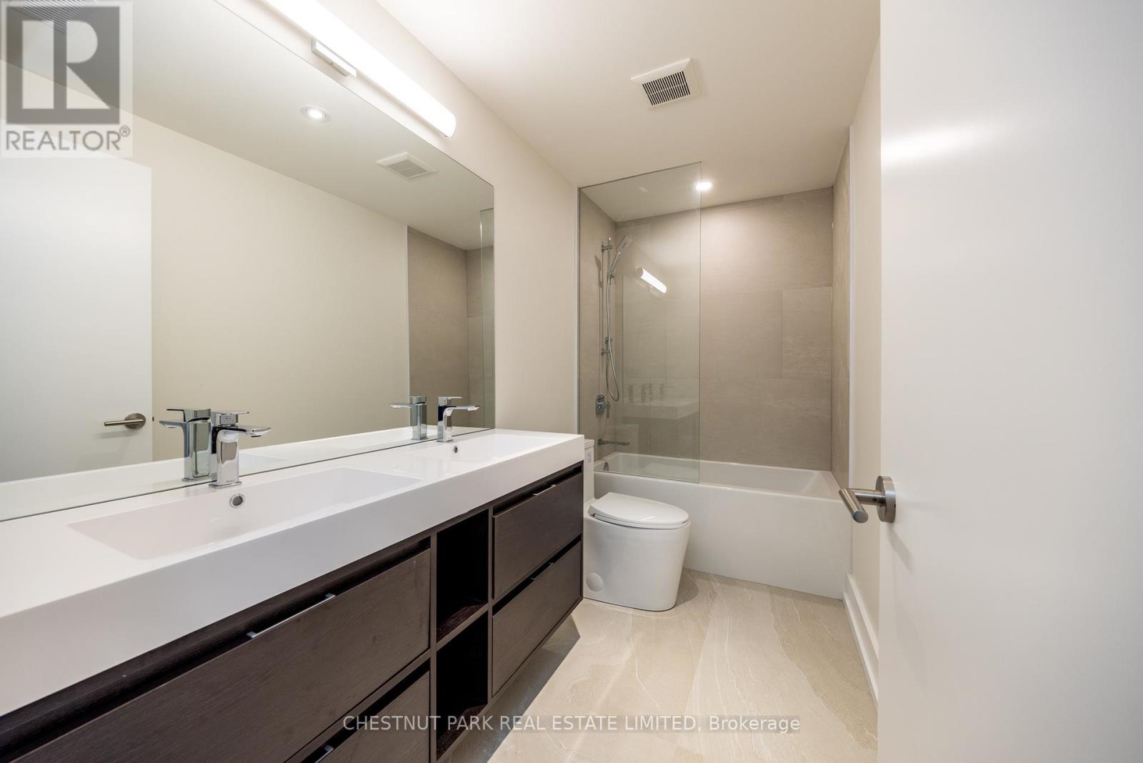 A - 29 Hatherley Road, Toronto, Ontario  M6E 1V8 - Photo 10 - W13209854