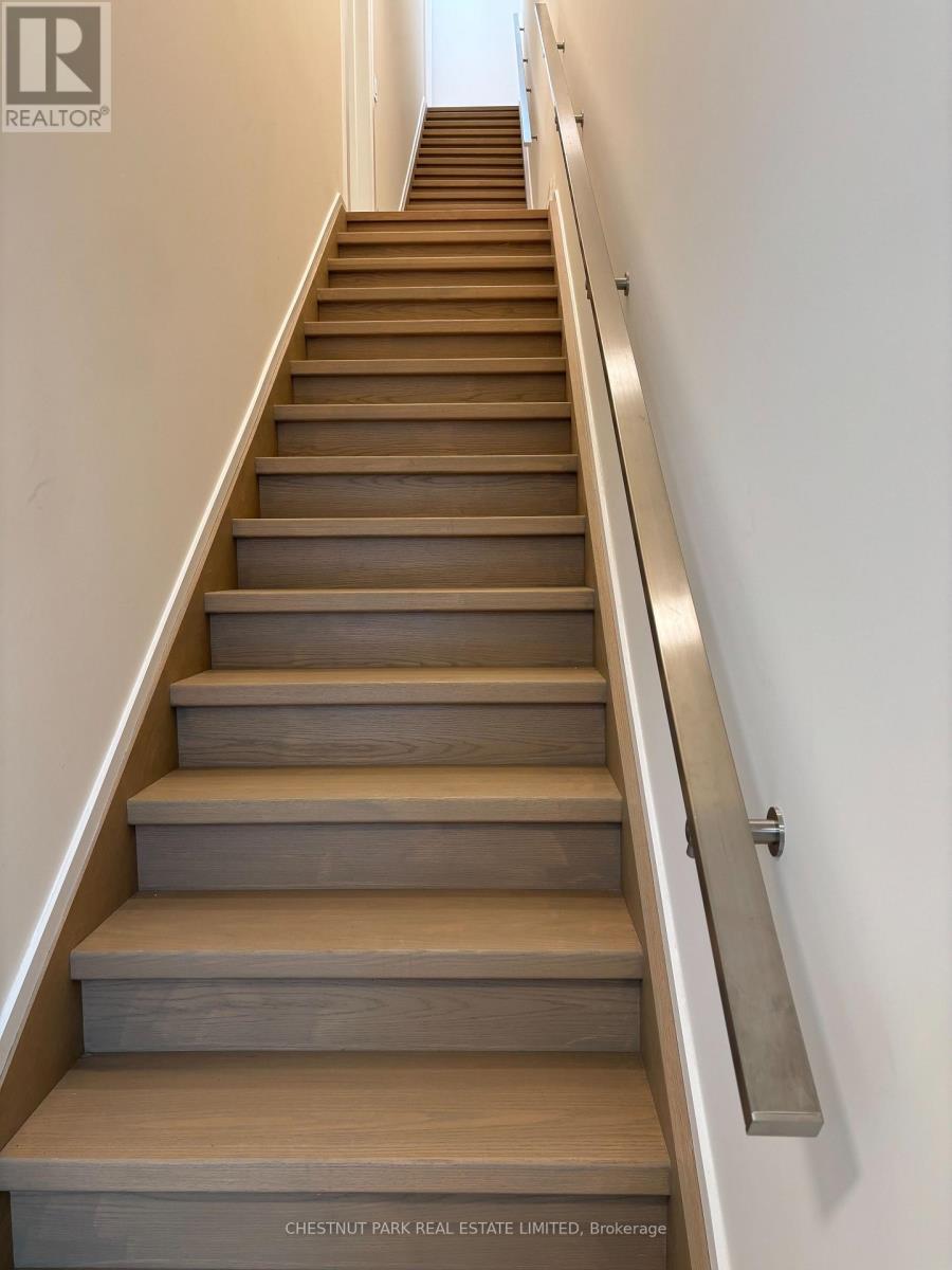 A - 29 Hatherley Road, Toronto, Ontario  M6E 1V8 - Photo 15 - W13209854