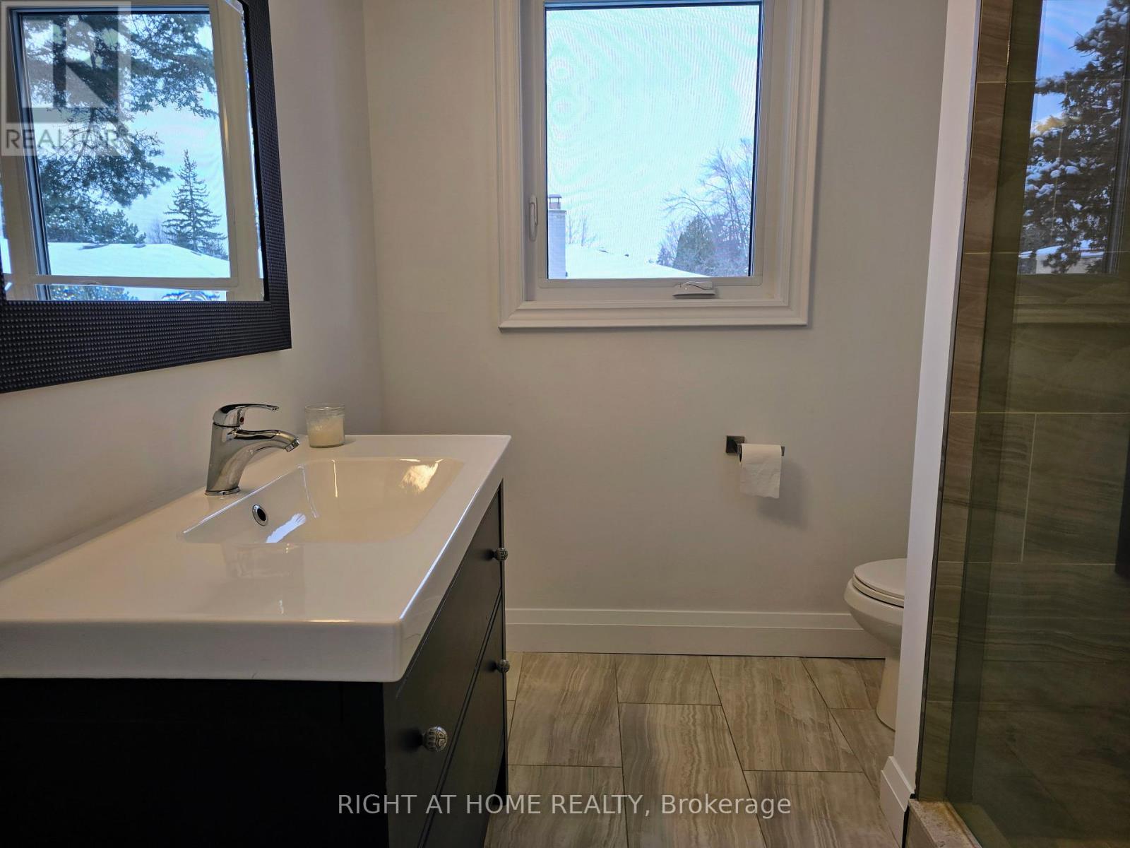 7 Foursome Crescent, Toronto, Ontario  M2P 1W1 - Photo 11 - C13210966