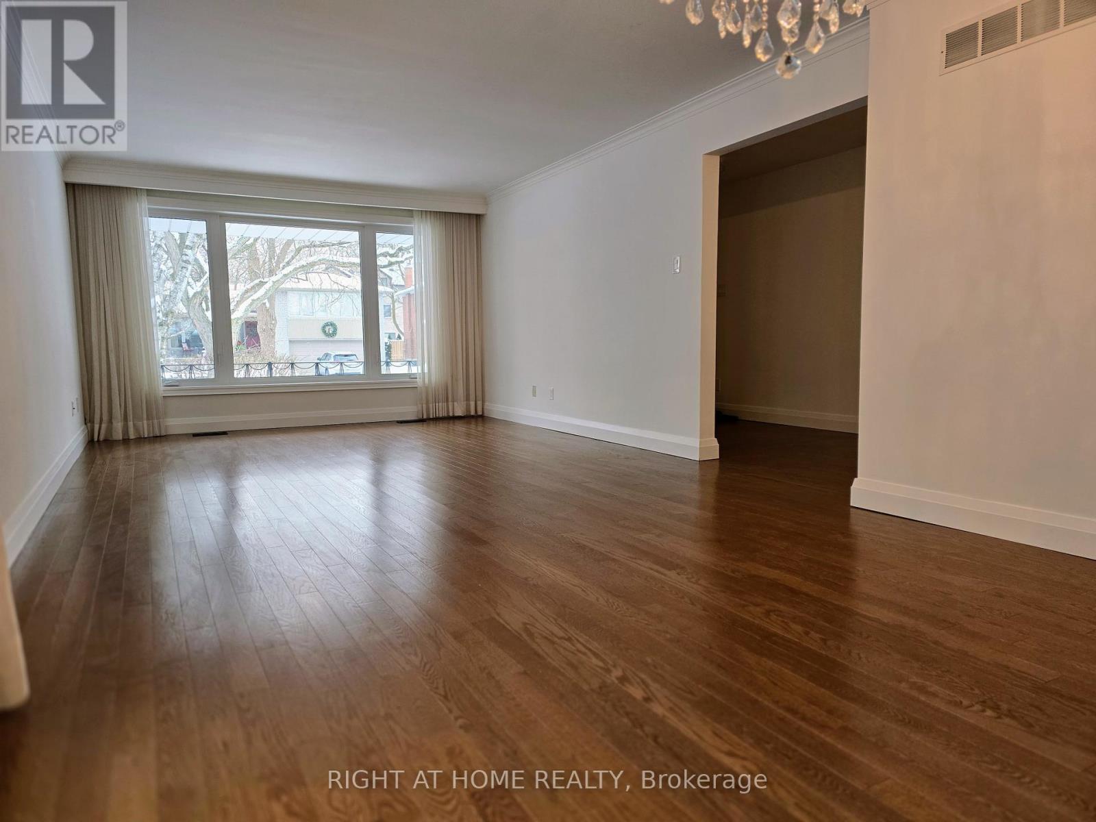 7 Foursome Crescent, Toronto, Ontario  M2P 1W1 - Photo 3 - C13210966
