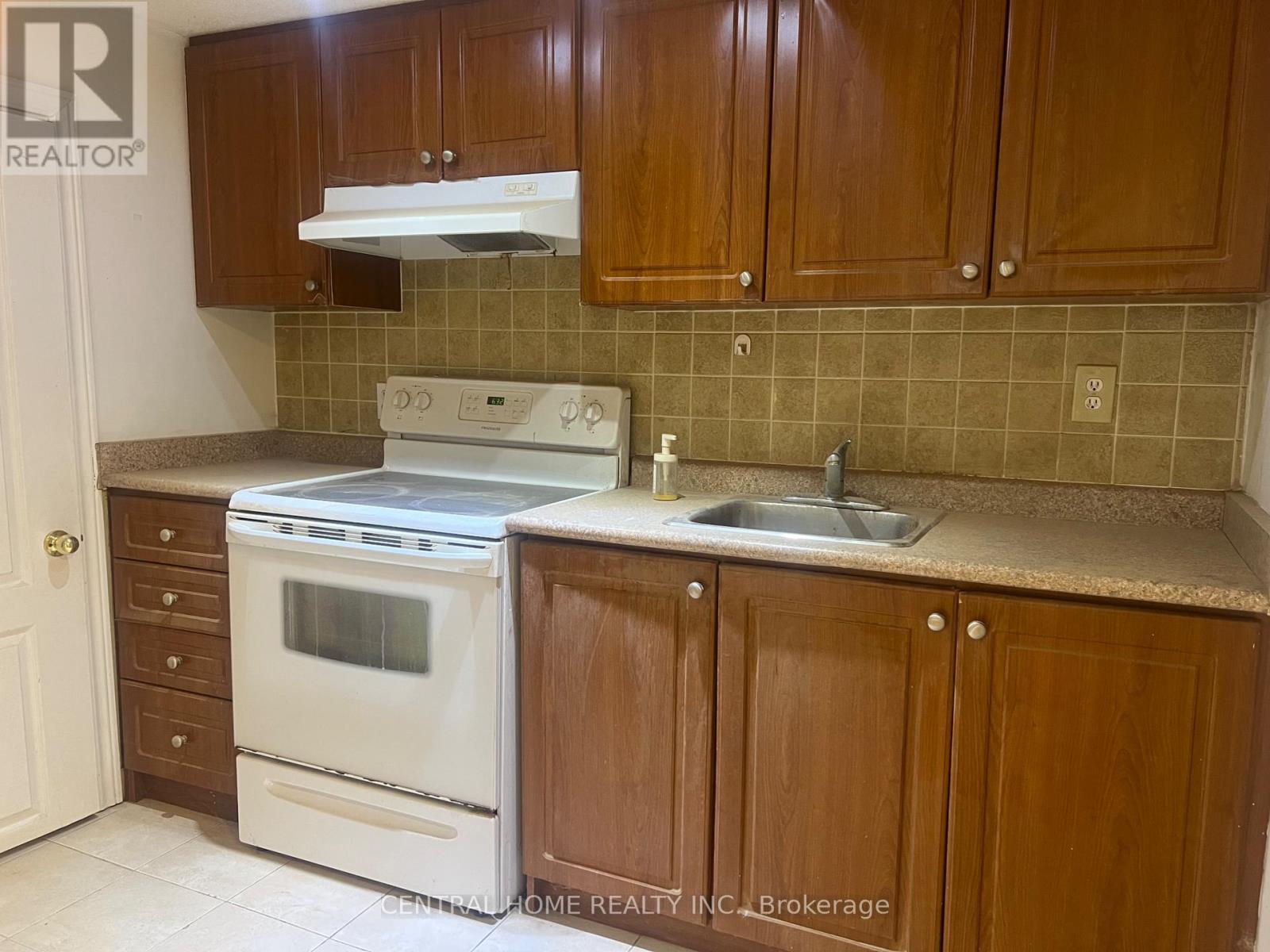 BSMT - 20 GOULDING AVENUE, Toronto, Ontario