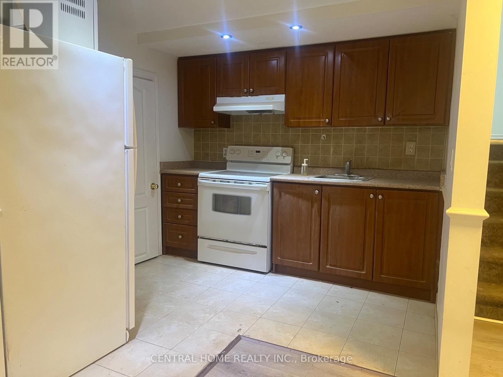 Bsmt - 20 Goulding Avenue, Toronto, Ontario  M2M 1K9 - Photo 2 - C13210968