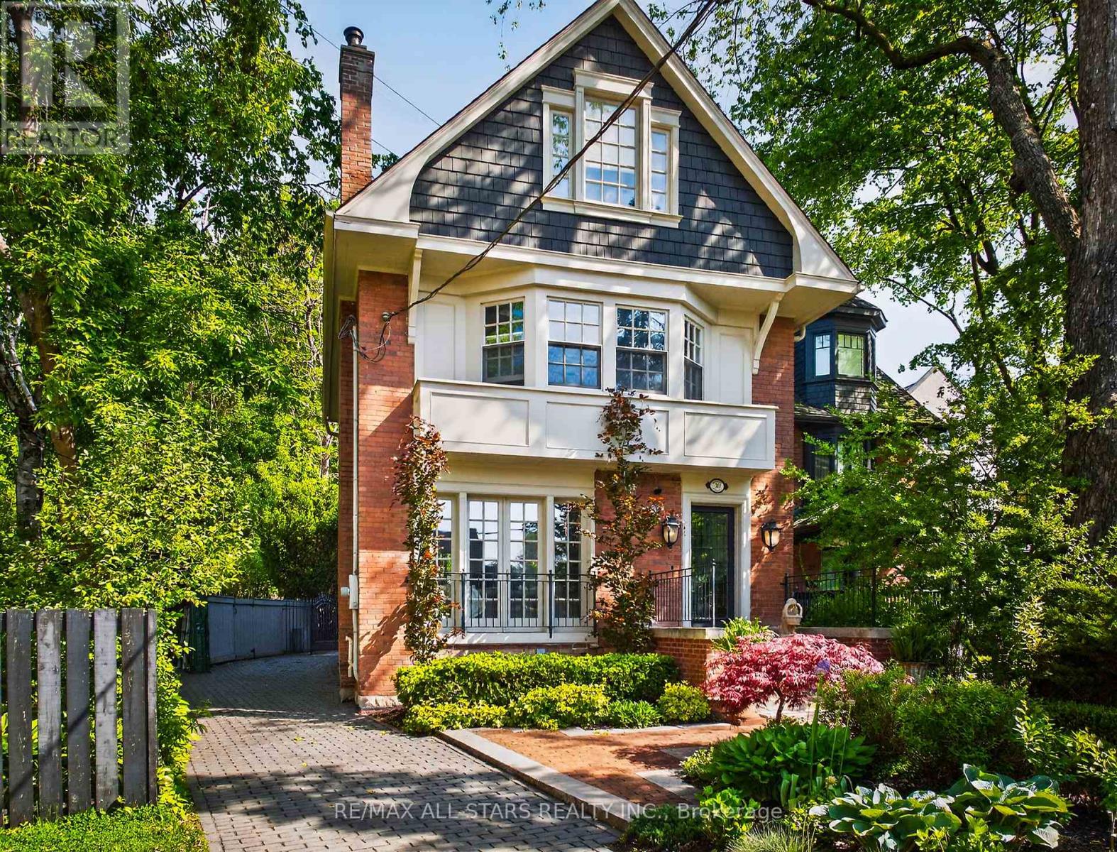 30 Edgewood Crescent, Toronto, Ontario  M4W 3A9 - Photo 2 - C13211110
