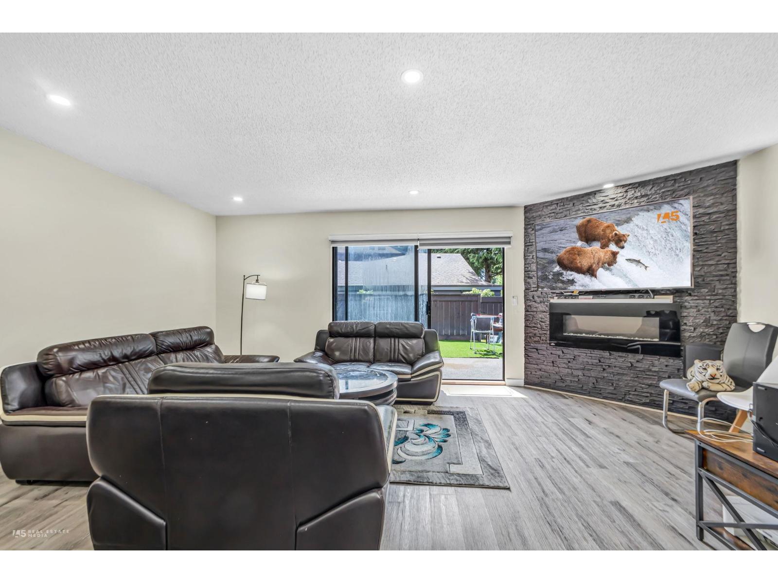 202 9468 Prince Charles Boulevard, Surrey, British Columbia  V3V 1S6 - Photo 10 - R3129440