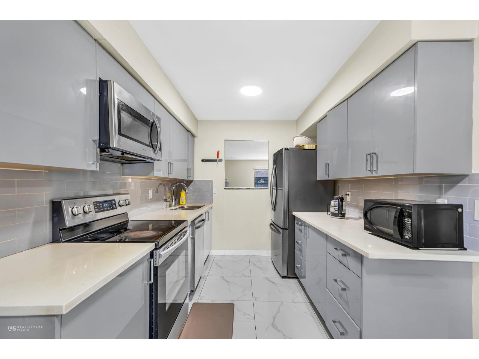202 9468 Prince Charles Boulevard, Surrey, British Columbia  V3V 1S6 - Photo 6 - R3129440
