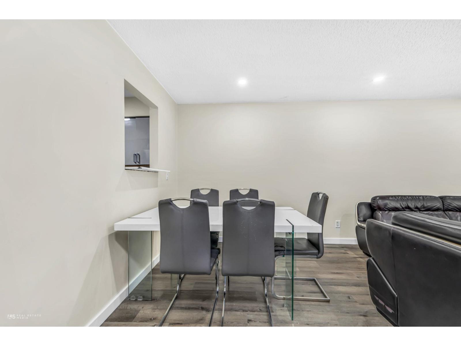 202 9468 Prince Charles Boulevard, Surrey, British Columbia  V3V 1S6 - Photo 8 - R3129440