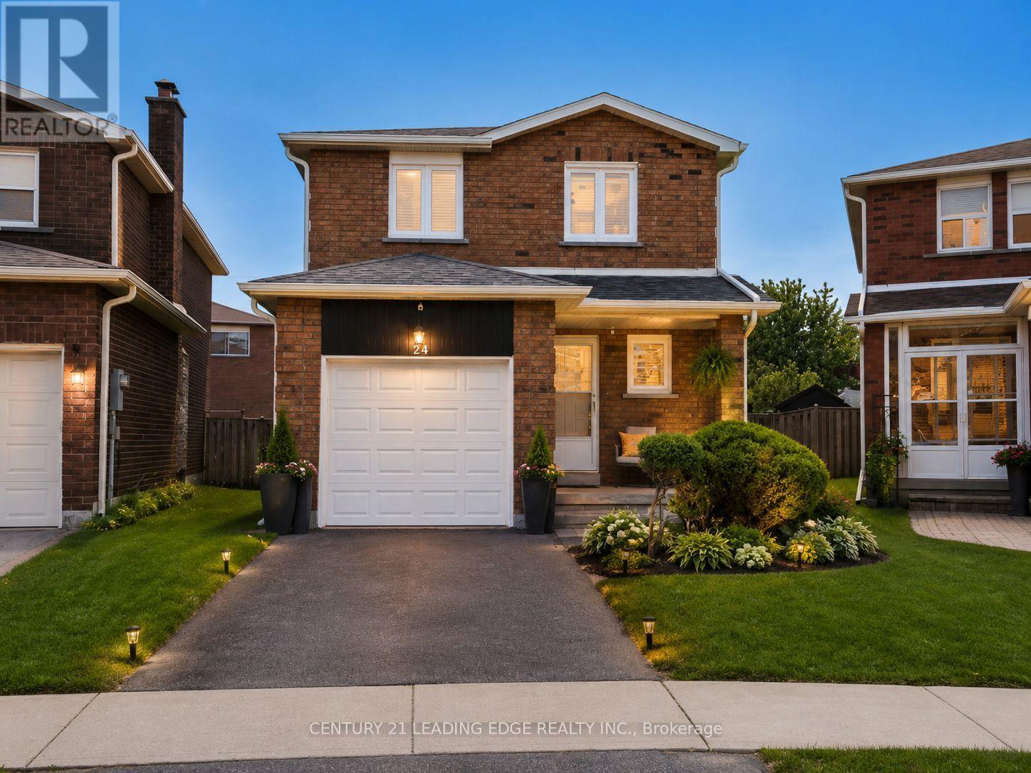 24 Alanbull Square, Toronto, Ontario  M1V 4M4 - Photo 2 - E13210974