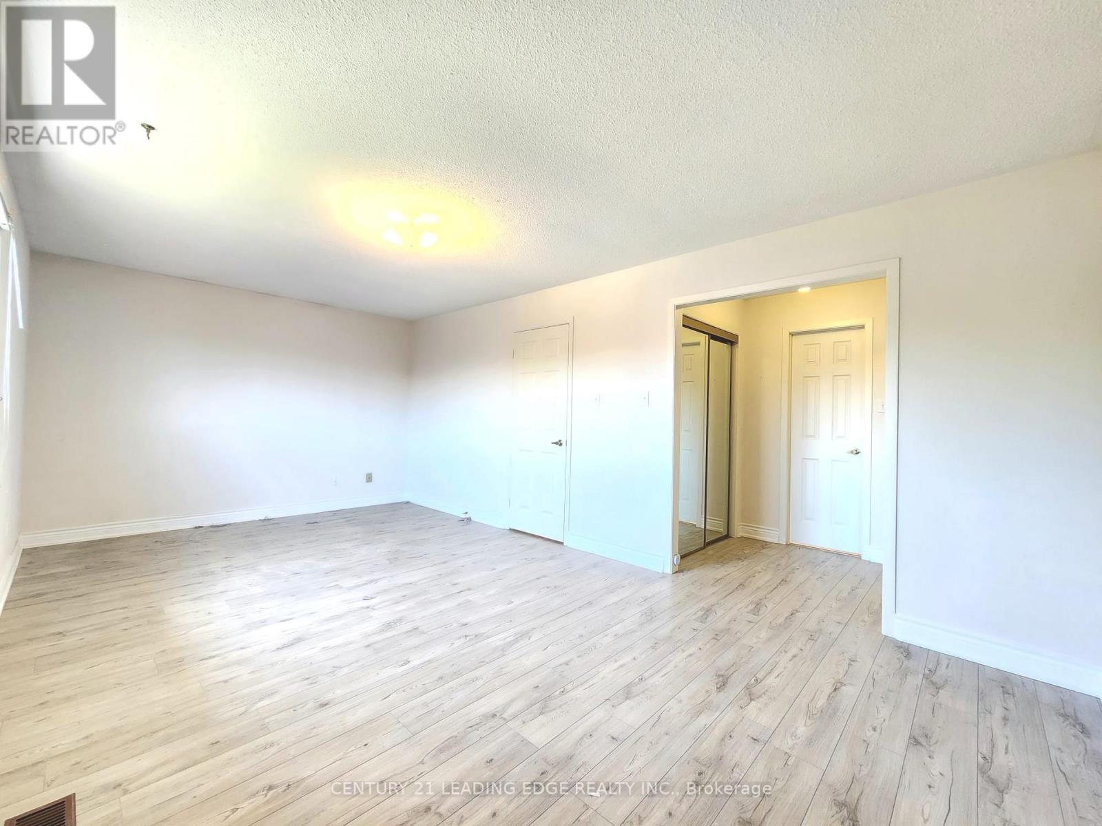 24 Alanbull Square, Toronto, Ontario  M1V 4M4 - Photo 22 - E13210974