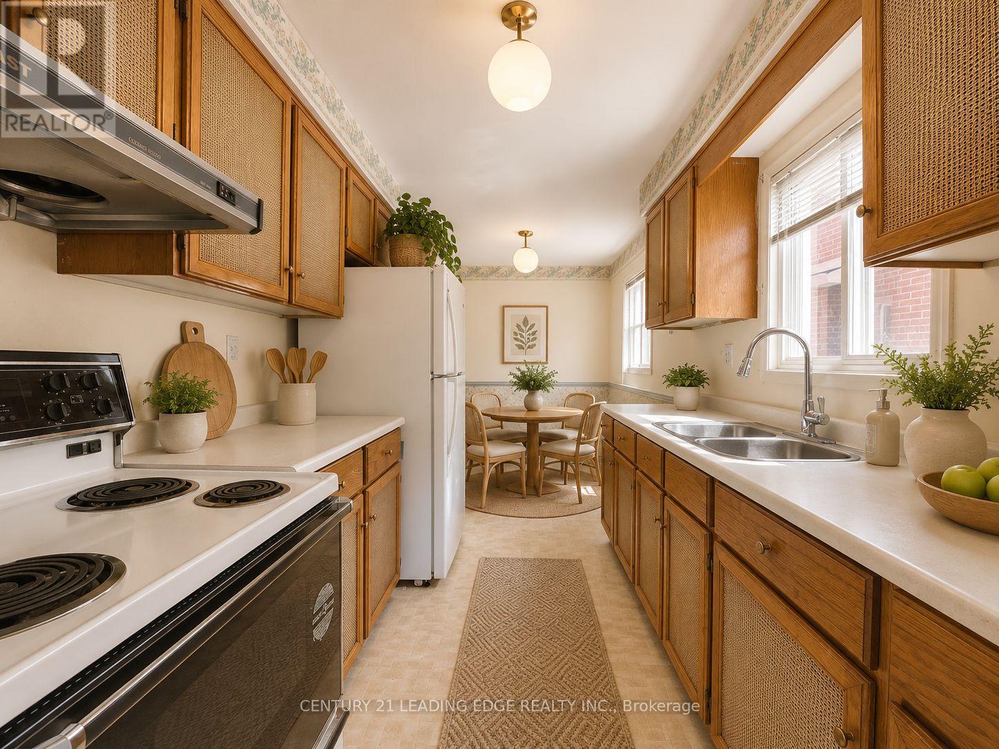 24 Alanbull Square, Toronto, Ontario  M1V 4M4 - Photo 8 - E13210974