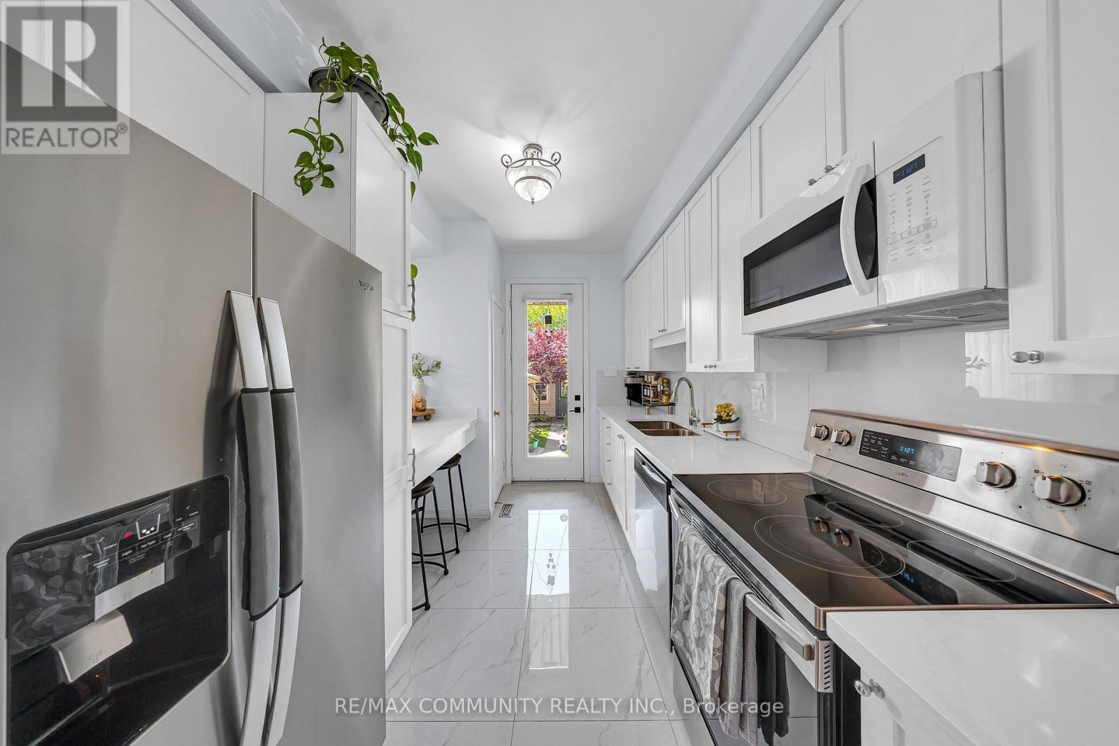 65 White's Hill Avenue, Markham, Ontario  L6B 1C2 - Photo 10 - N13211028